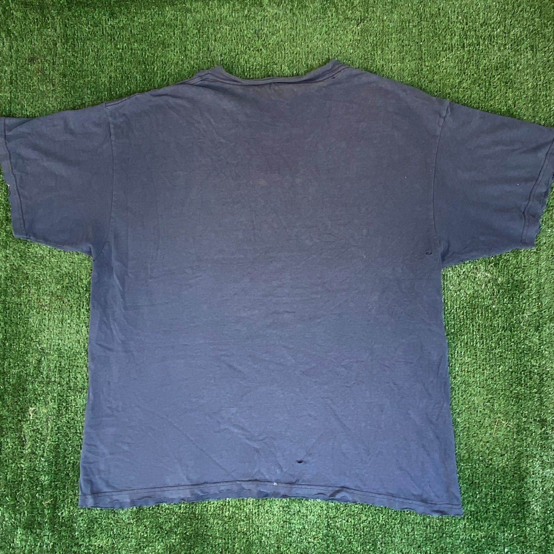 Nike × Vintage Vintage 90s Nike Logo Shirt Rare Thrashed Center Swoosh Tee Size US L / EU 52-54 / 3 - 5 Thumbnail
