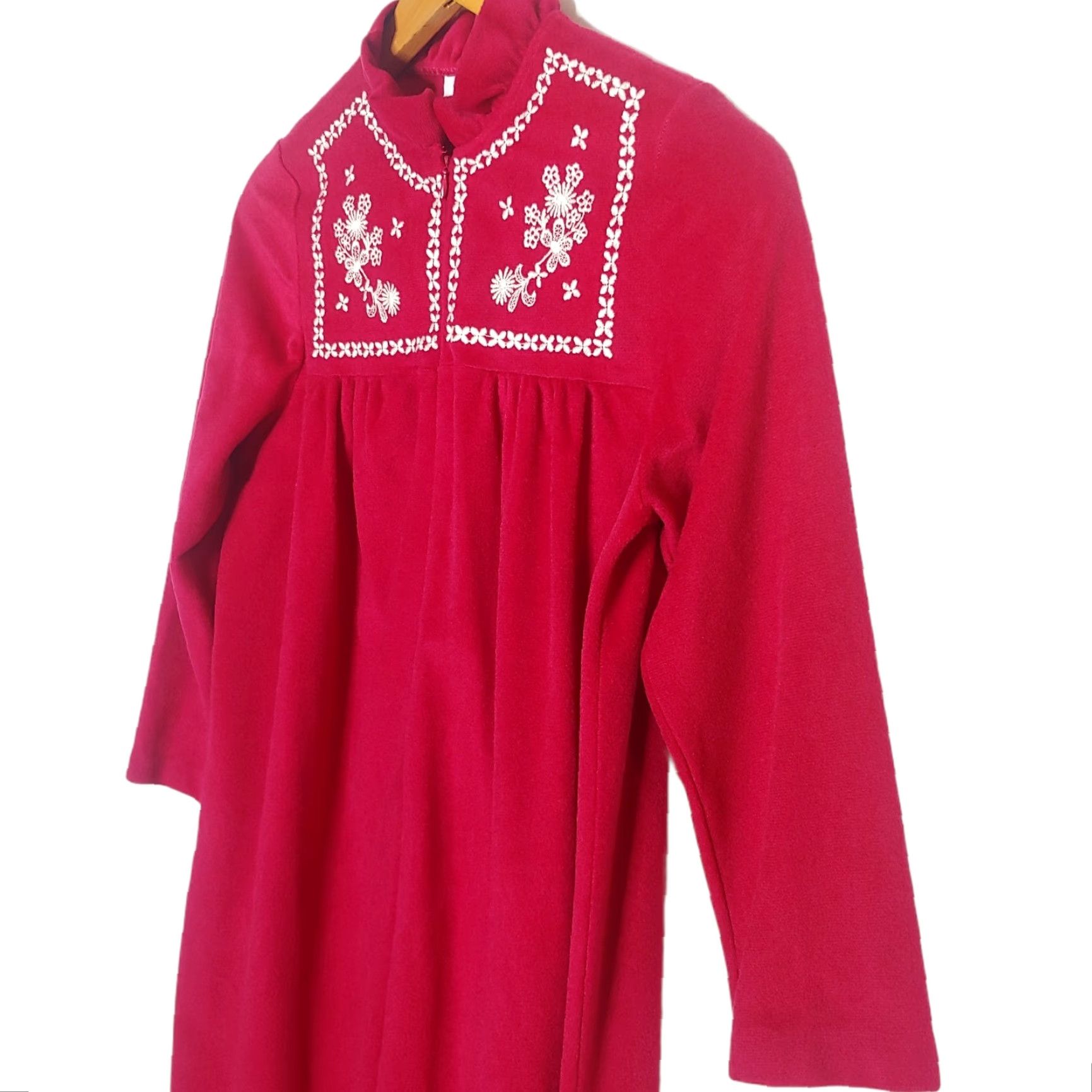 Pinko Vintage Magenta Embroidered Flower Kimono Style Women's Robe Size S User: Vintage Magenta Embroidered Flower Kimono Style Women's Robe Size S Size ONE SIZE - 2 Thumbnail