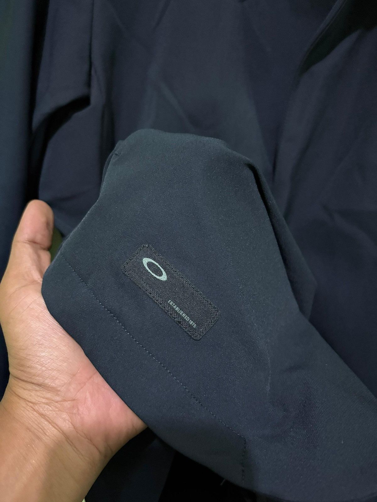 Oakley VTG Oakley Light Jacket Design The World Is Always Involving Size US L / EU 52-54 / 3 - 15 Thumbnail