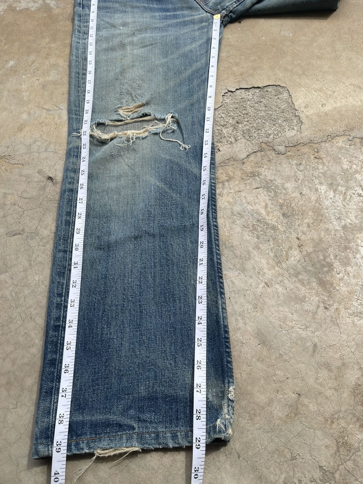 Levi's Levi’s 502 Made in Japan Dark Wash Distressed Thrashed Denim Size US 31 - 17 Thumbnail
