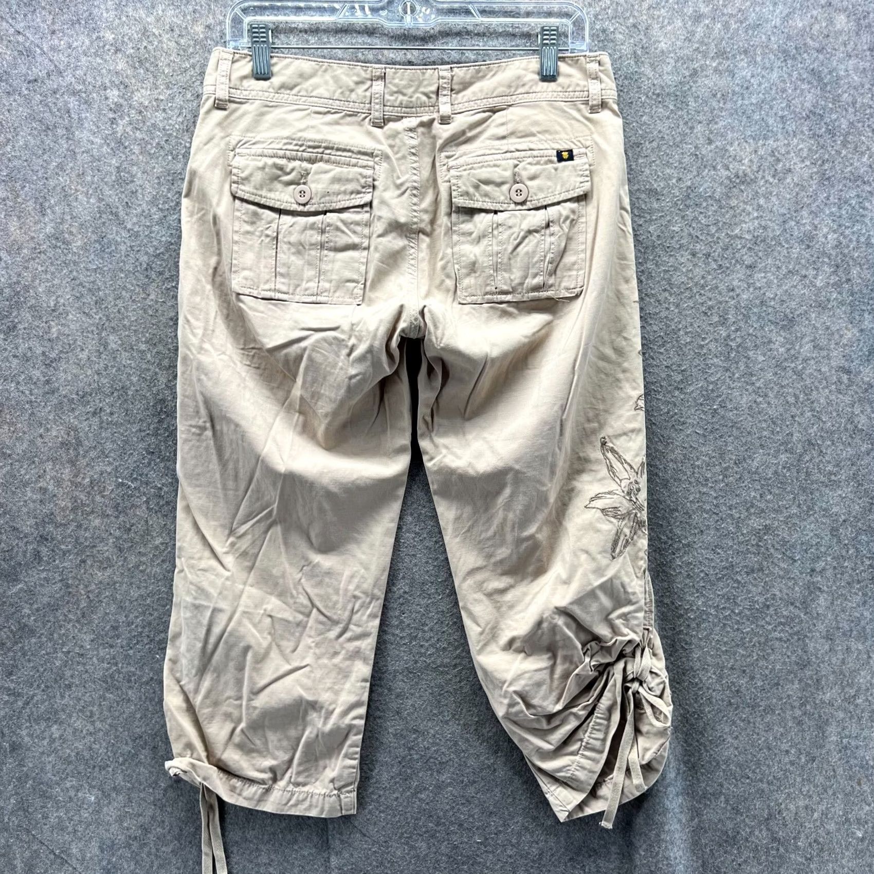 Lucky Brand VINTAGE Lucky Brand Pants Women 6 Flat Front Capri Khaki Beige Beige Chino Floral 28" Inseam 22" Size 28" / US 6 / IT 42 - 2 Thumbnail