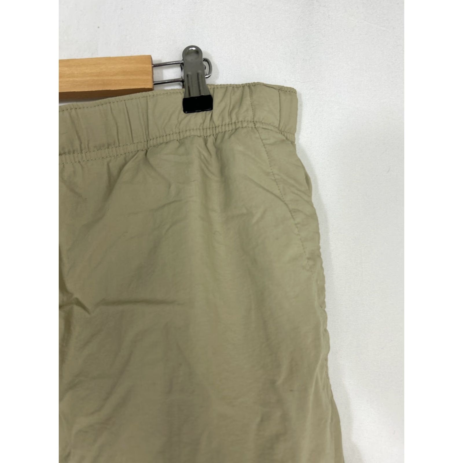 Vintage Columbia Cargo Shorts Mens L Beige Belted Lined Packable Nylon Polyester 38x8 Regular Size Large Size US 33 - 5 Thumbnail