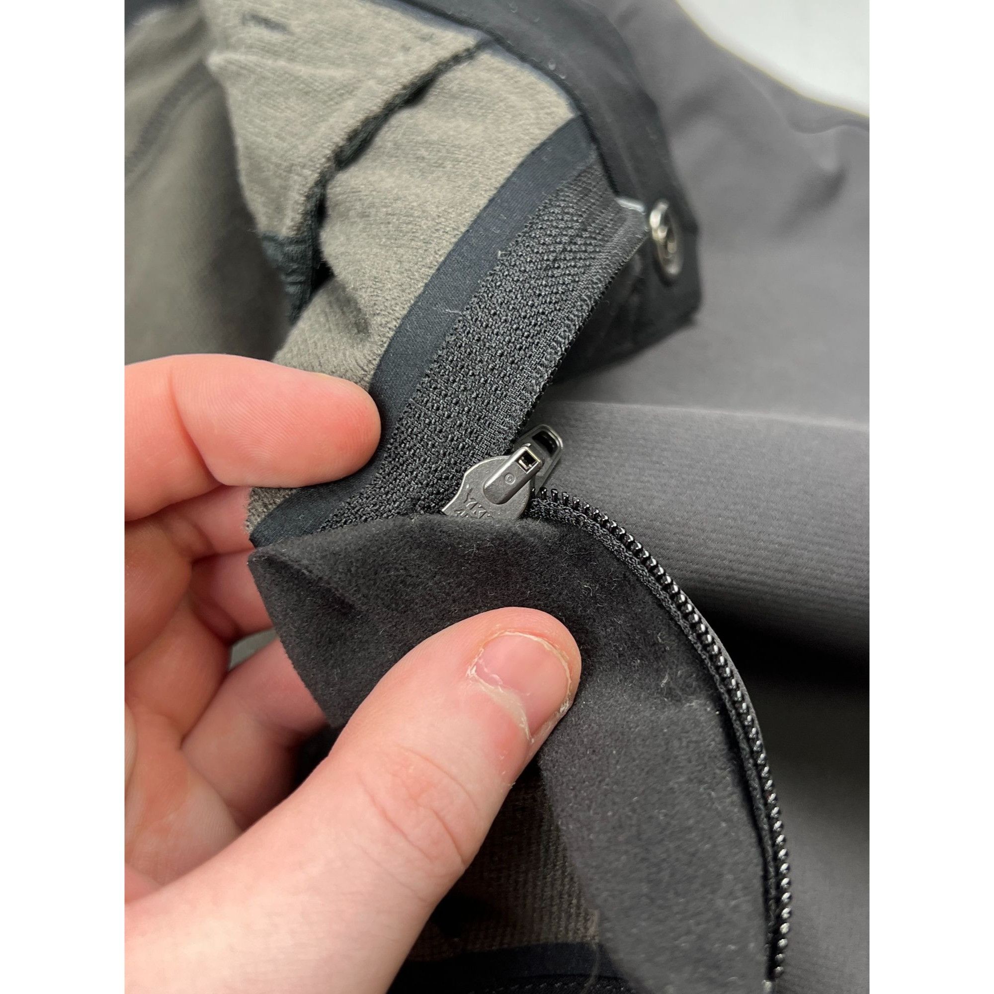 Arc'teryx Arc’teryx Nylon Cargo Trekking Pants (Y0775) Size 30" / US 8 / IT 44 - 7 Thumbnail