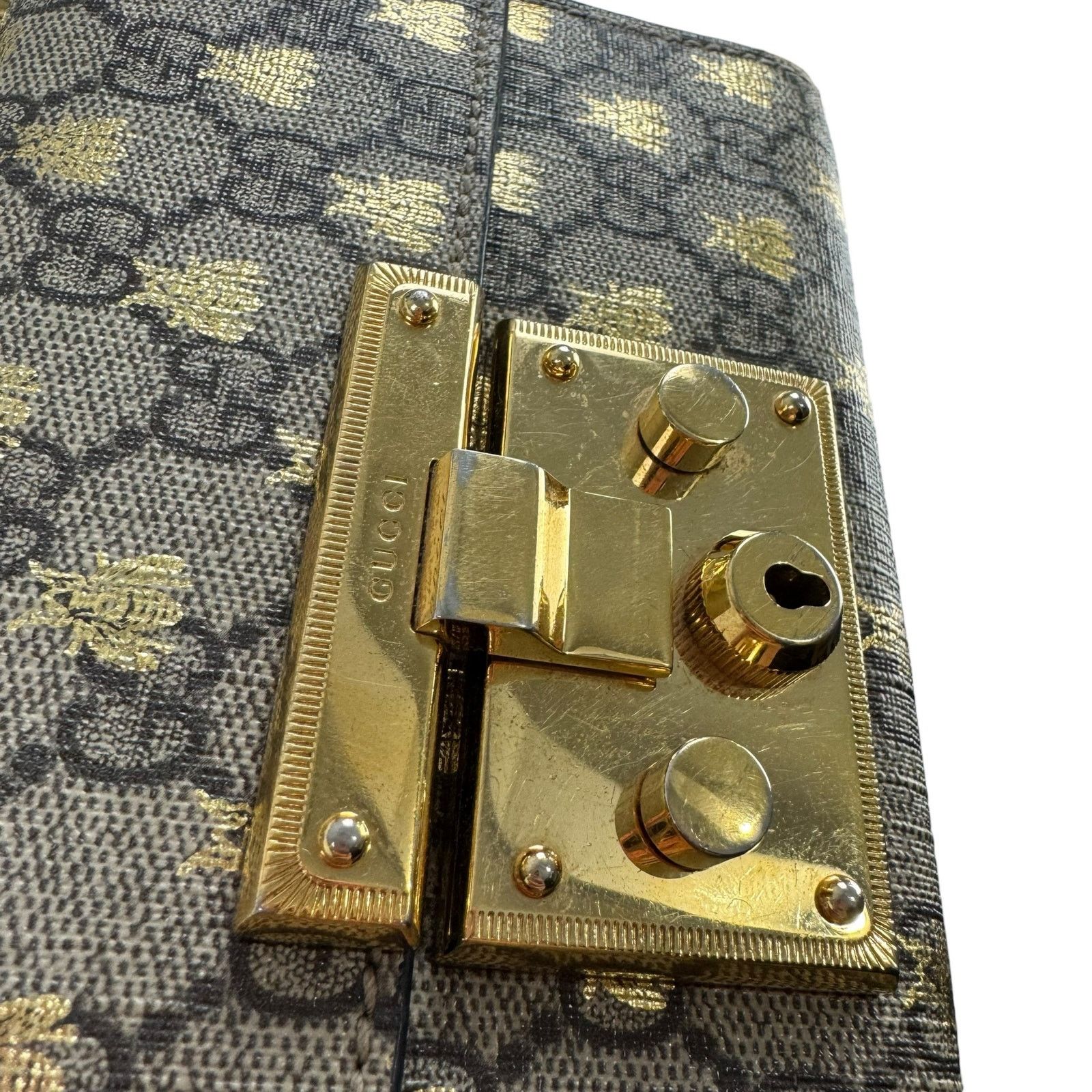 Gucci Gucci Monogram Bee Chain Shoulder Bag Size ONE SIZE - 12 Thumbnail