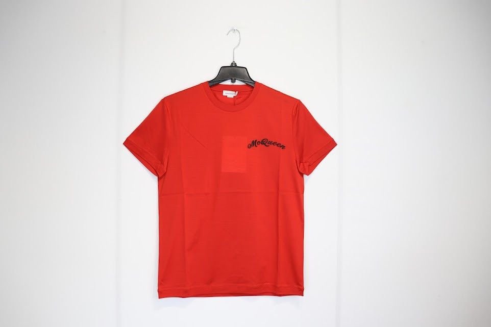 Alexander McQueen o1rshd1 Logo T-Shirt in Red Size US L / EU 52-54 / 3 - 2 Thumbnail