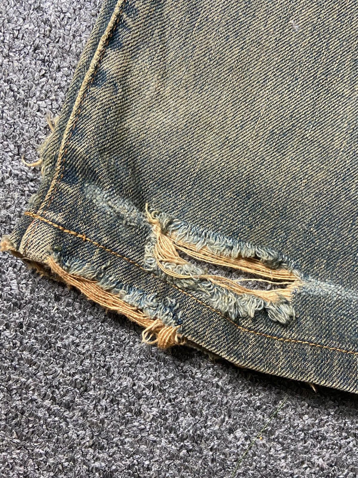 Wrangler Vintage Wrangler 1904 Distressed Ripped Jeans (164) Size US 33 - 10 Thumbnail