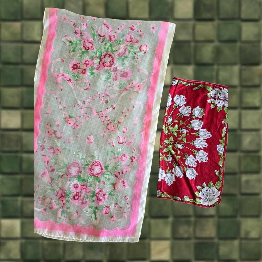 Vintage VINTAGE Mid Century Scarf Hankie Roses Spring Ethereal Whimsical Red Floral 1950s 1960s Women Size ONE SIZE - 1 Thumbnail