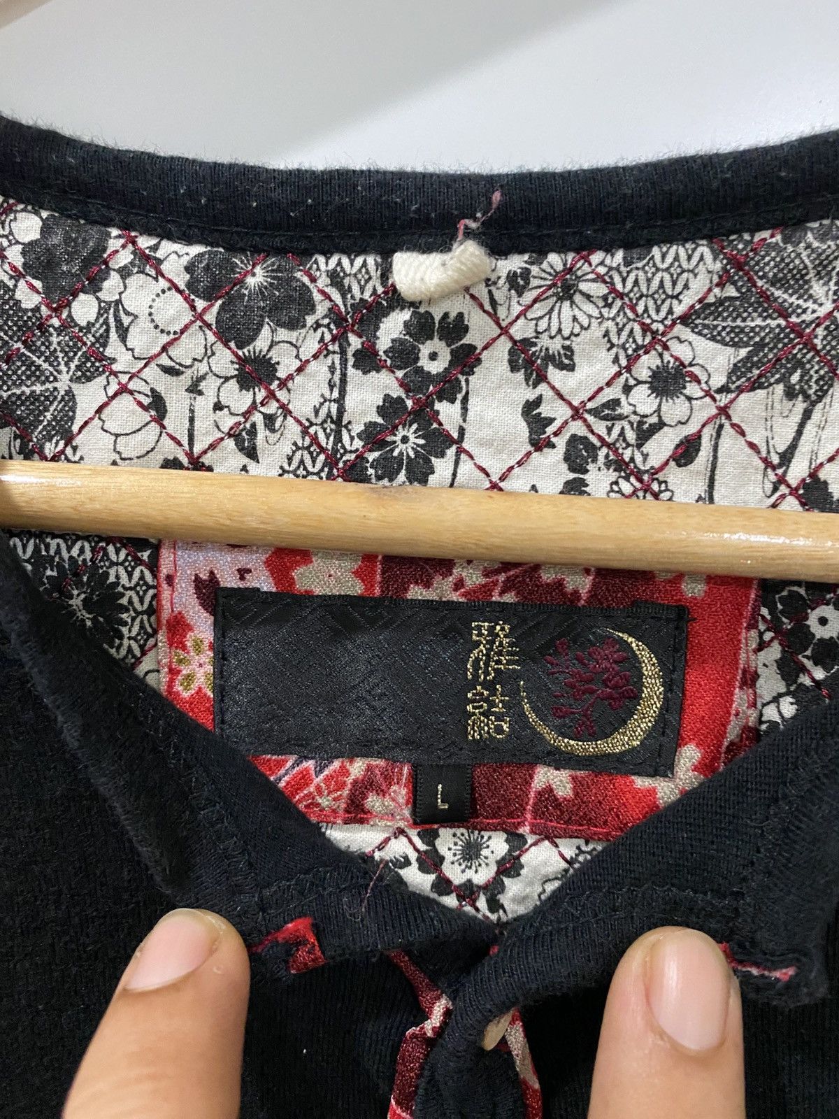Japanese Brand rabbit motif sukajan t-shirt Size US L / EU 52-54 / 3 - 4 Thumbnail