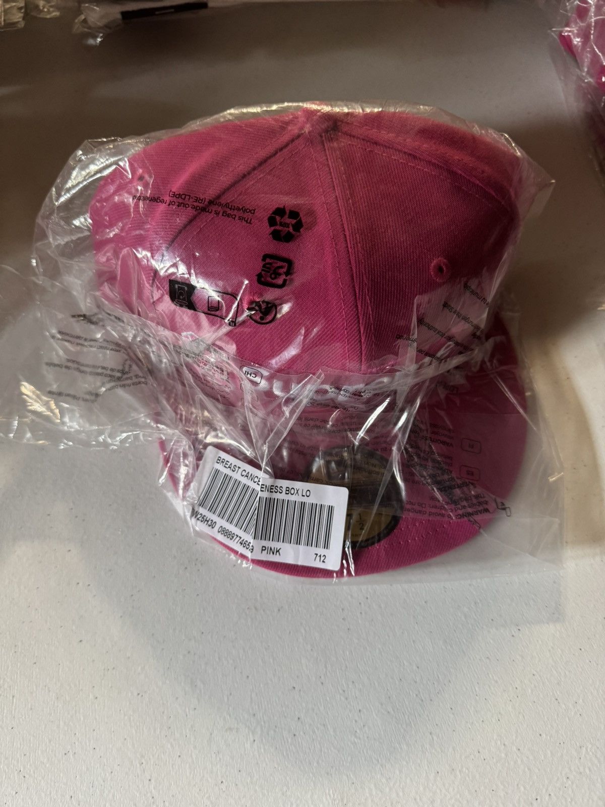 New Era × Supreme Supreme Breast Cancer Awareness Box Logo New Era Size ONE SIZE - 4 Thumbnail