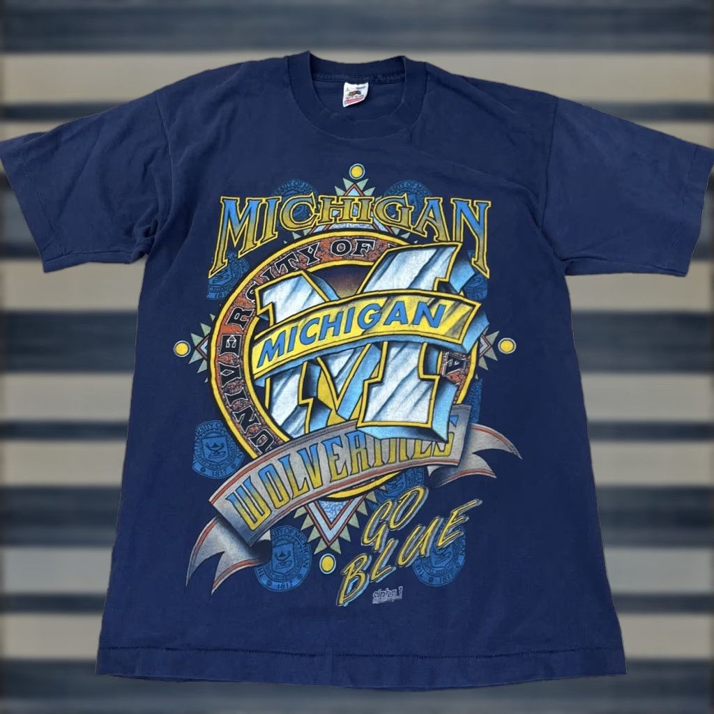VINTAGE Fruit of the Loom Michigan Wolverines Big Print T-Shirt NCAA Basketball 90s Sz Large Navy Mens