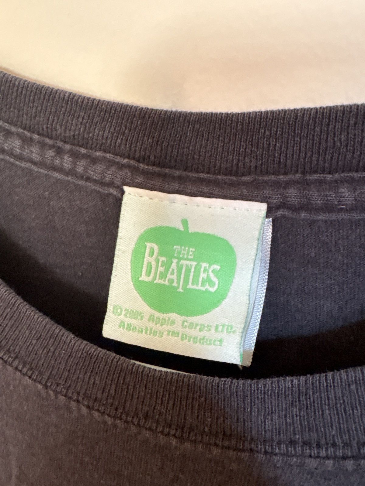 Other 2005 Apple x Beatles tee Size US M / EU 48-50 / 2 - 3 Thumbnail