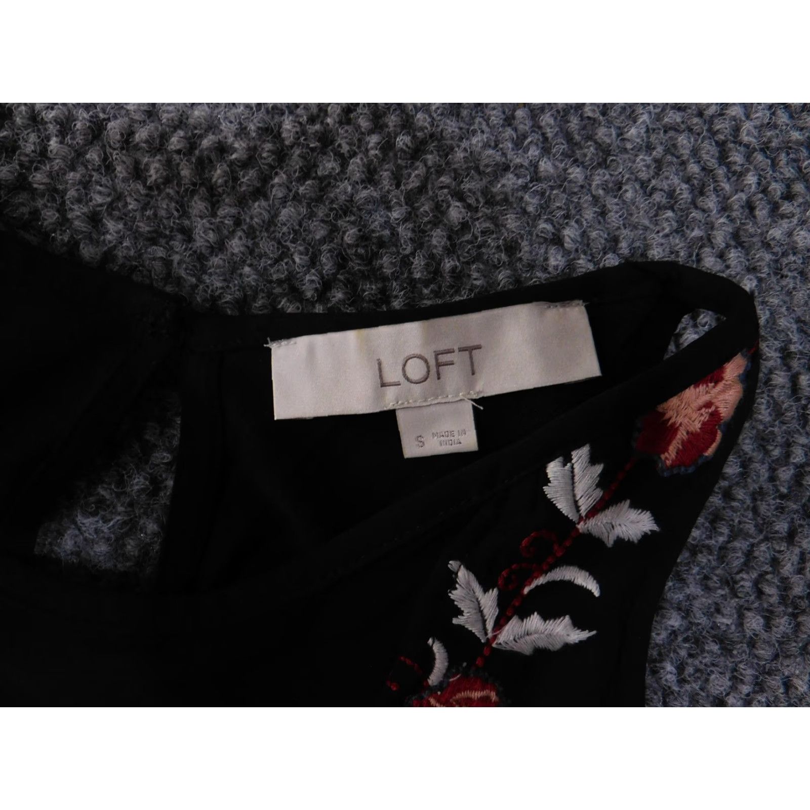 Loft LOFT Sleeveless Top Womens Small Black Embroidered Floral Ruffle Tank Blouse Size S / US 4 / IT 40 - 5 Thumbnail