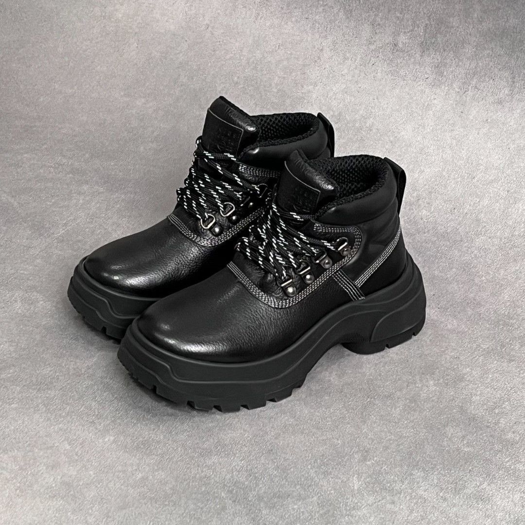 Maison Margiela Maison Margiela Leather Black Boots us_5 Women Size US 5 / IT 35 - 1 Thumbnail