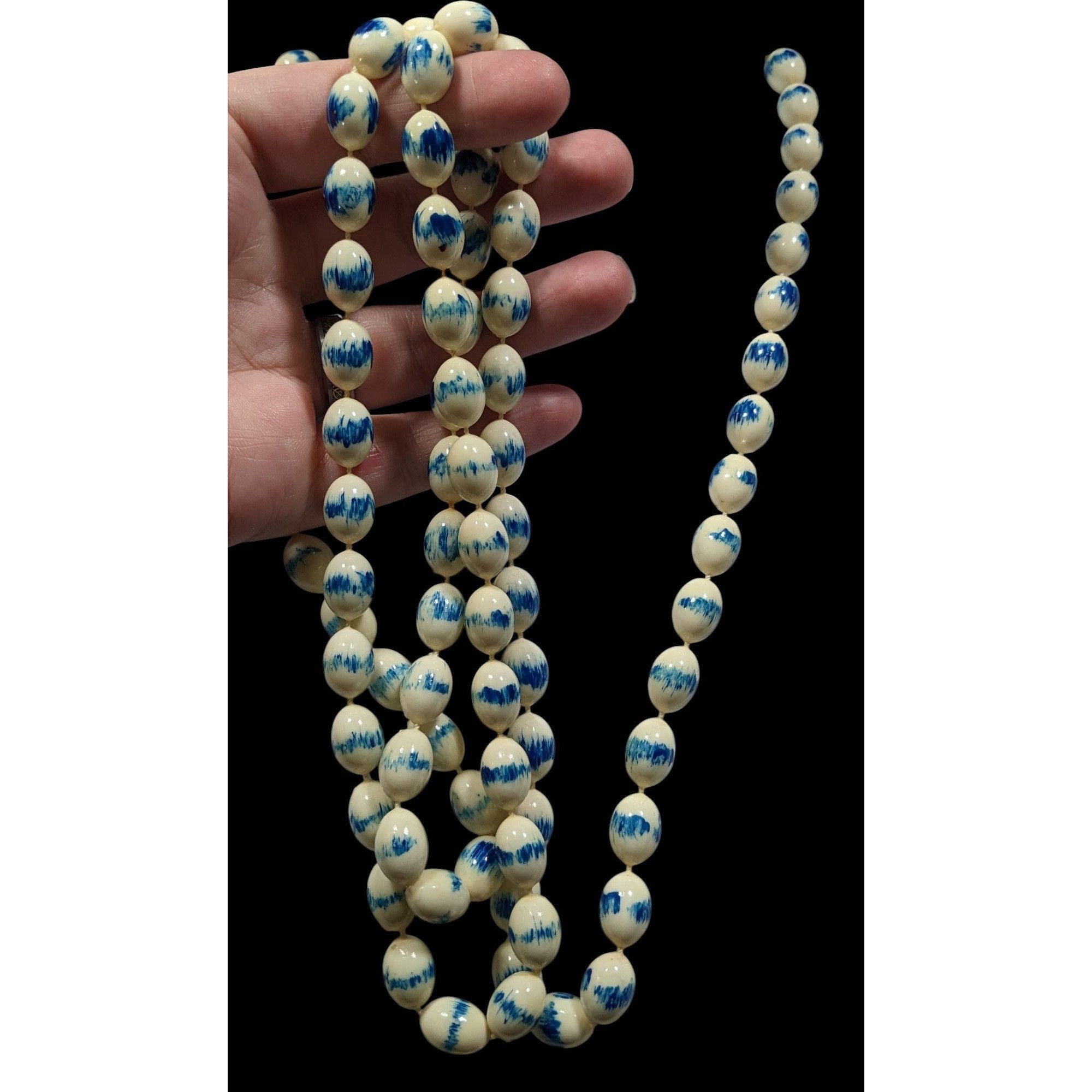Other Vintage Hand Painted Acrylic Blue And White Beaded Necklace Size ONE SIZE - 6 Thumbnail
