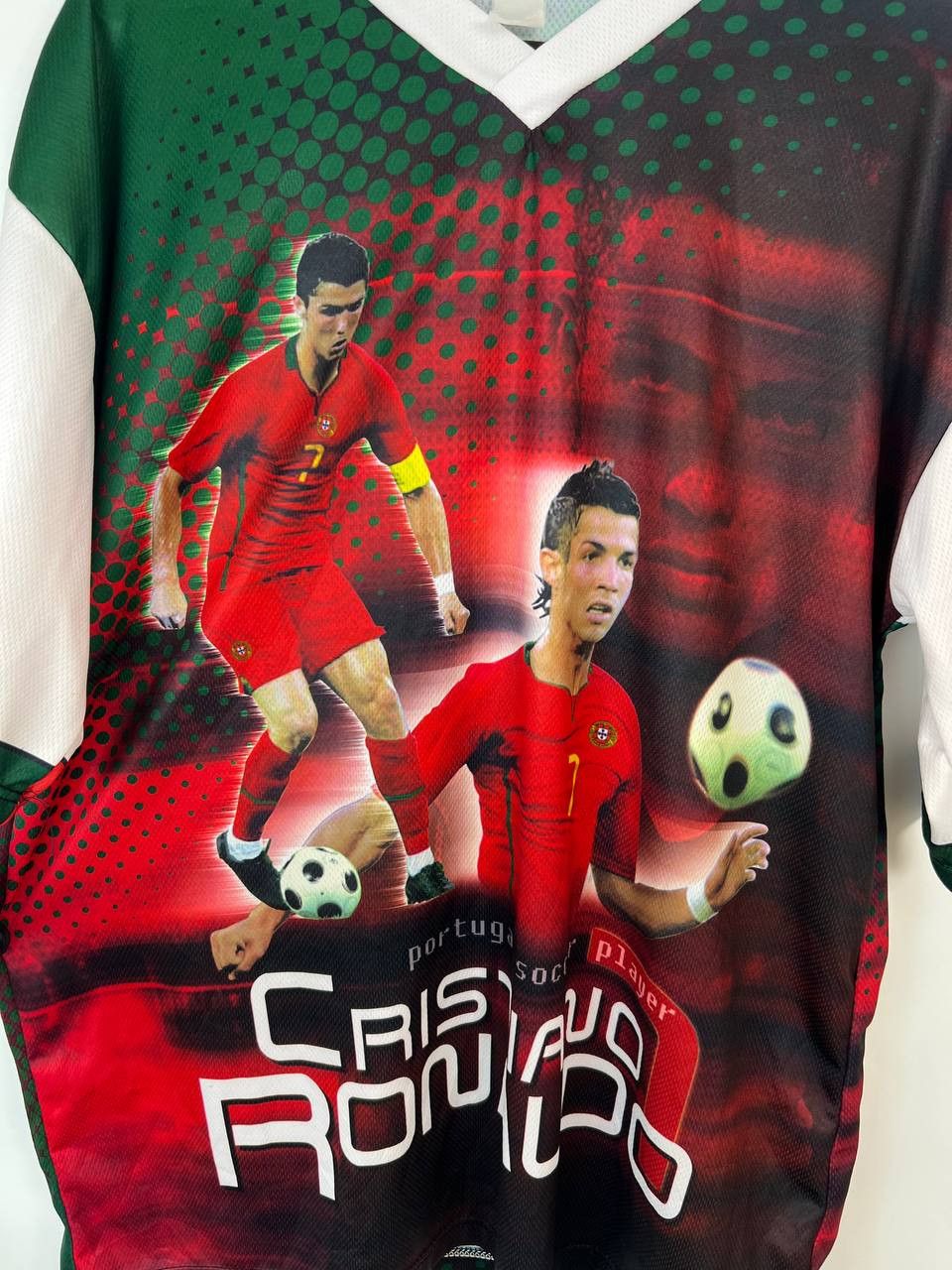 Vintage Vintage Cristiano Ronaldo Football Shirt Print size XL Size US XL / EU 56 / 4 - 2 Thumbnail