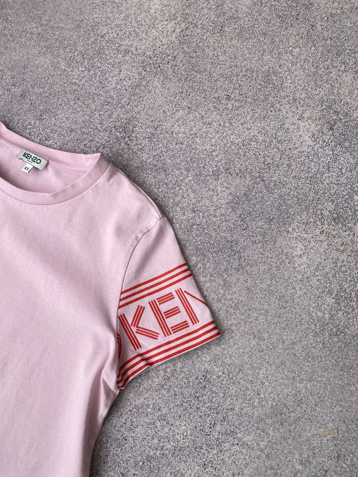 Kenzo × Vintage Vintage Kenzo Women’s Pink Printed T-Shirt Size XS / US 0-2 / IT 36-38 - 8 Thumbnail