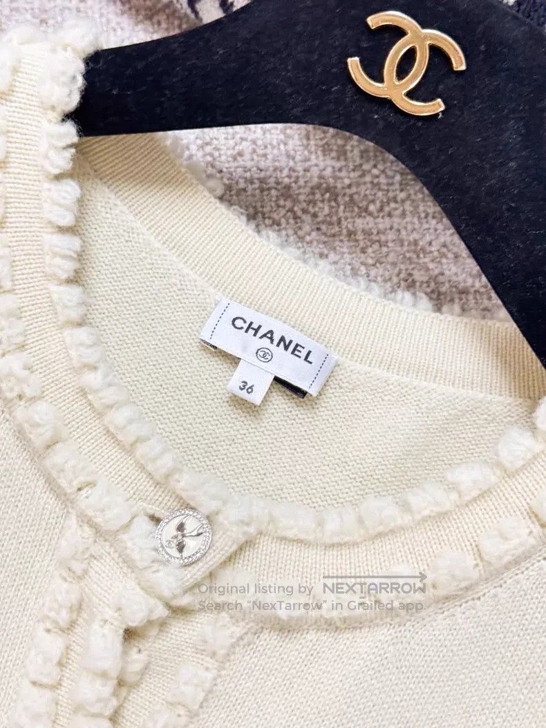 Chanel Chanel Small lace rhinestone bird buckle long-sleeved knit Size XS / US 0-2 / IT 36-38 - 4 Thumbnail