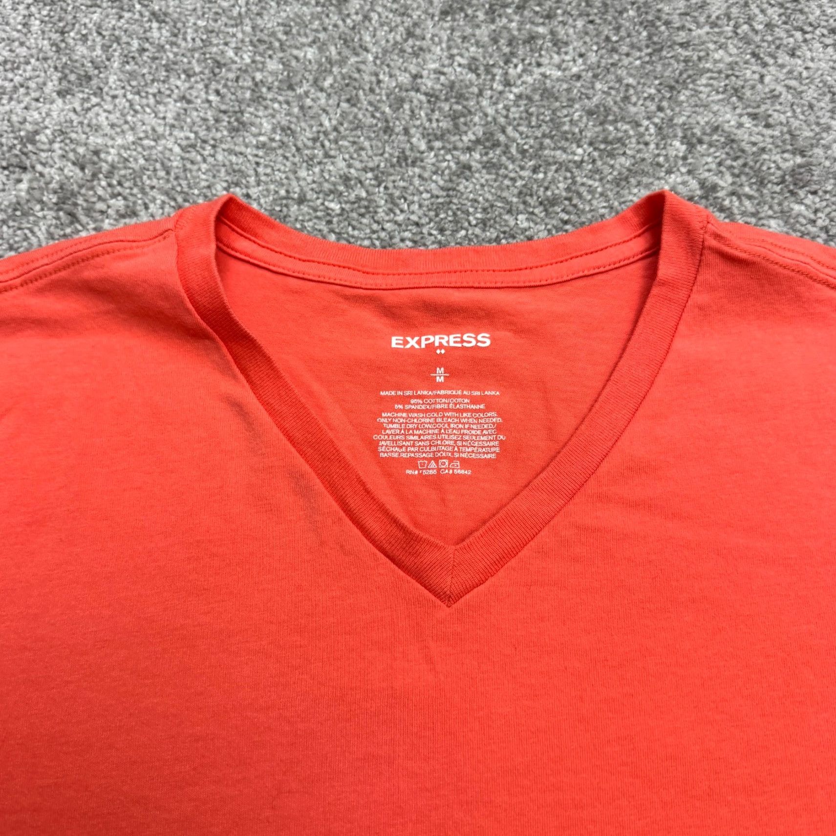 Express EXPRESS V-Neck T-Shirt Mens Medium Cotton Tee Short Sleeve Orange Size US M / EU 48-50 / 2 - 3 Thumbnail