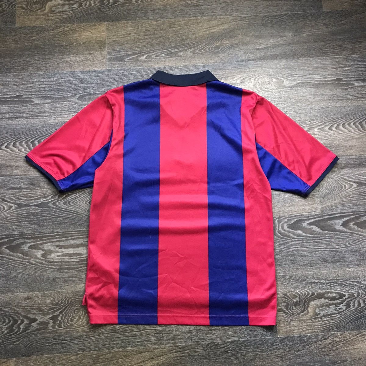 Nike × Vintage Nike Barcelona 2001/2002 Soccer Jersey Away Football Shirt Size US S / EU 44-46 / 1 - 2 Thumbnail
