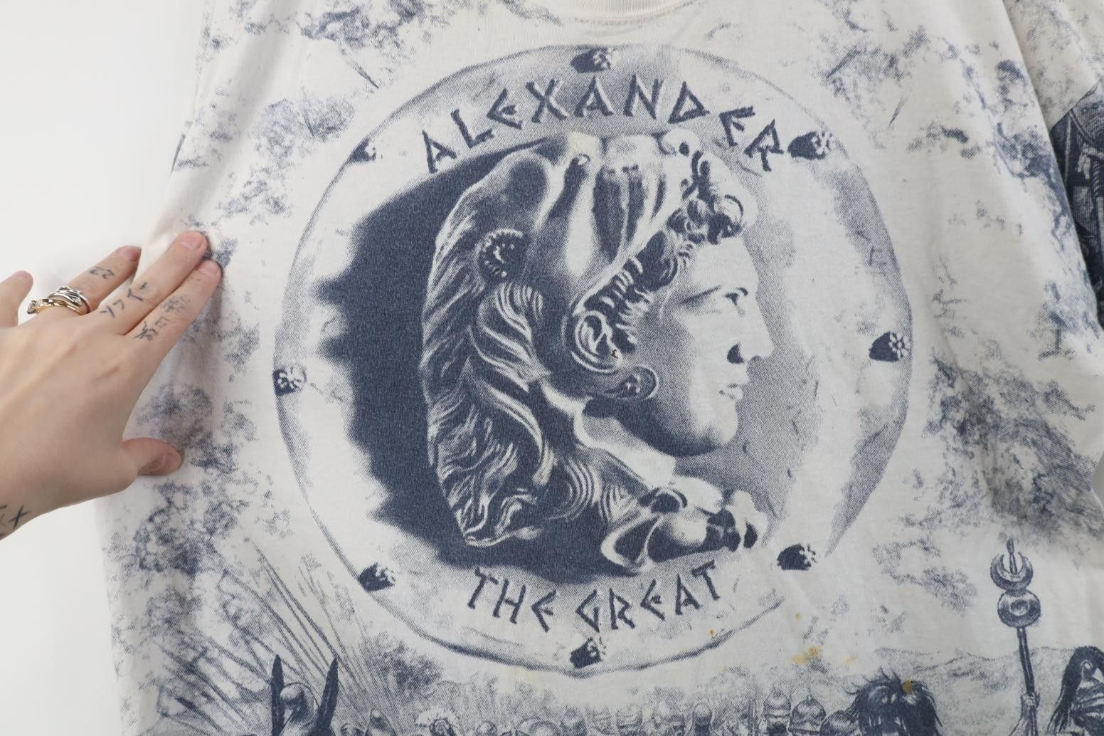 Vintage Vintage 90s Streetwear Print Alexander the Great T-Shirt Size US XL / EU 56 / 4 - 4 Thumbnail