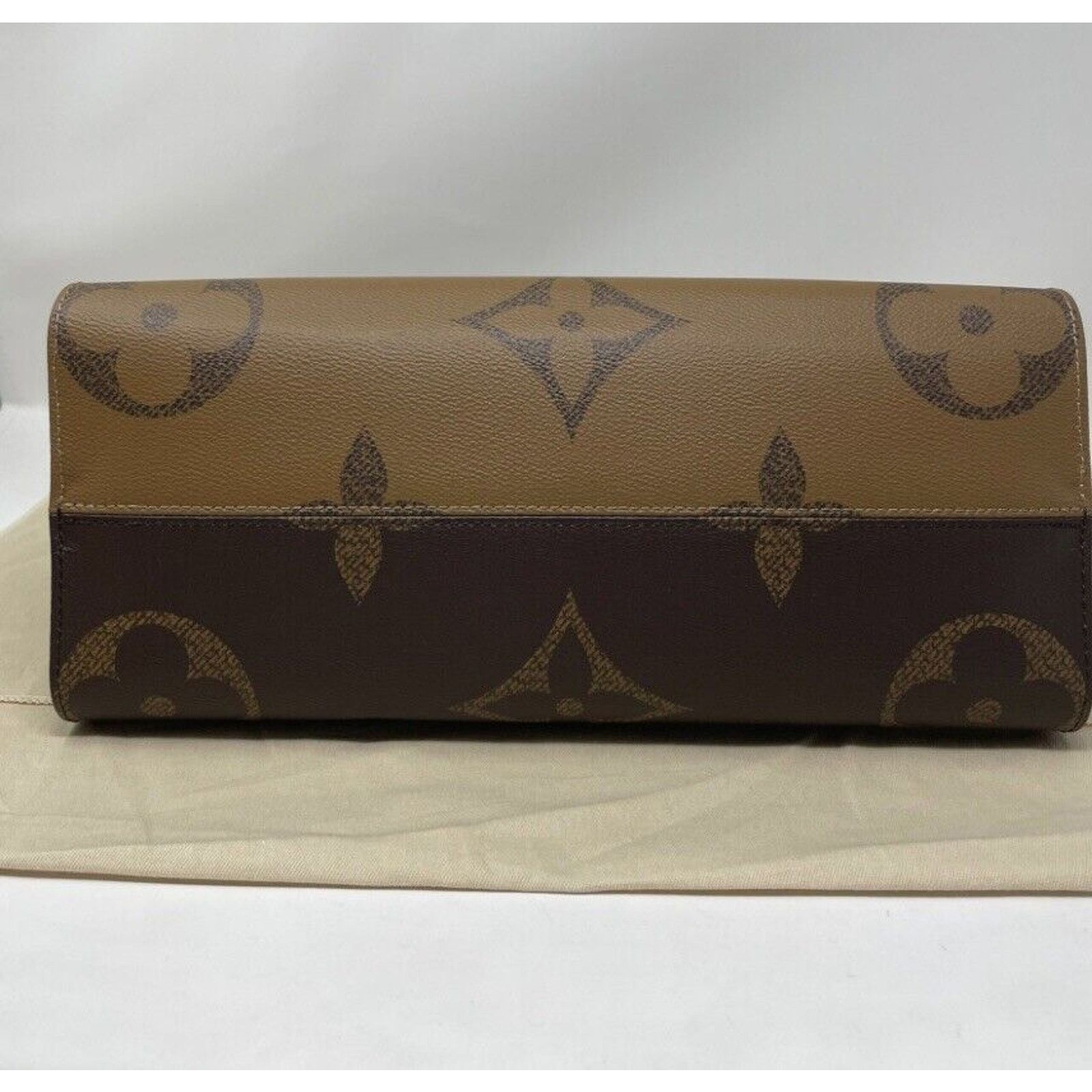 Louis Vuitton Louis Vuitton ONTHEGO MM Monogram Reverse Bag Size ONE SIZE - 9 Thumbnail