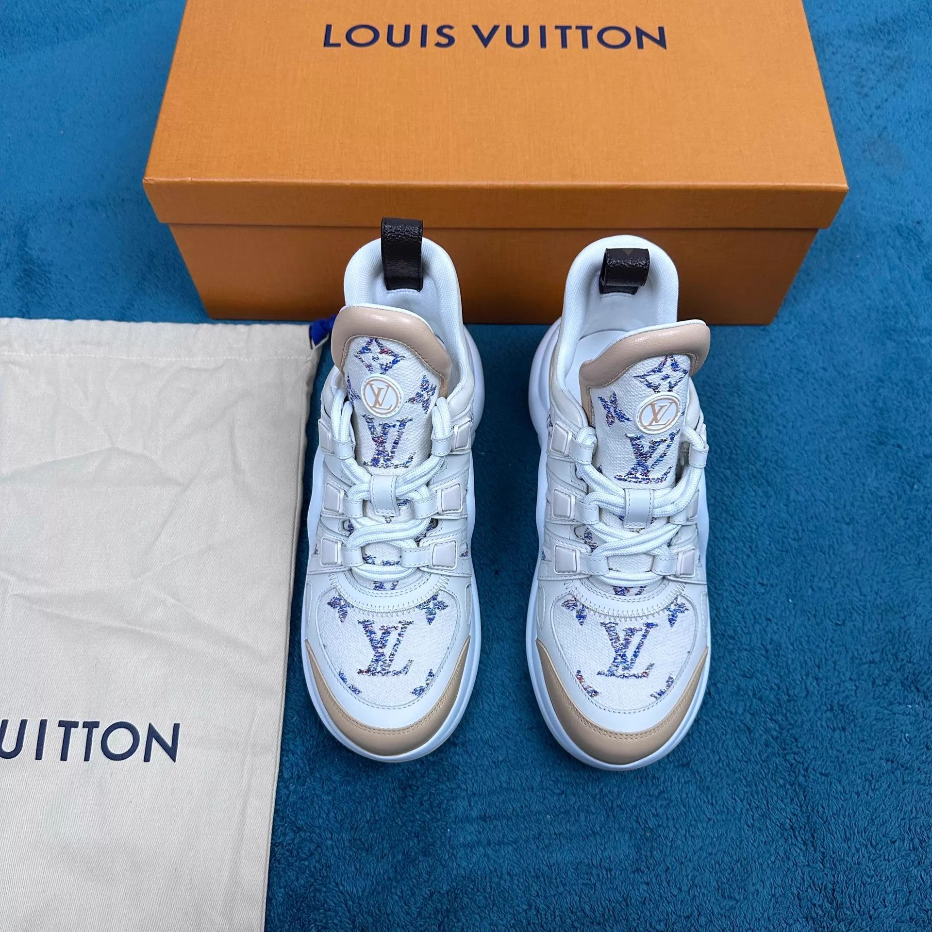 Louis Vuitton LV Trainer 1.0 Beige EU 35.5 Size US 5 / IT 35 - 1 Thumbnail