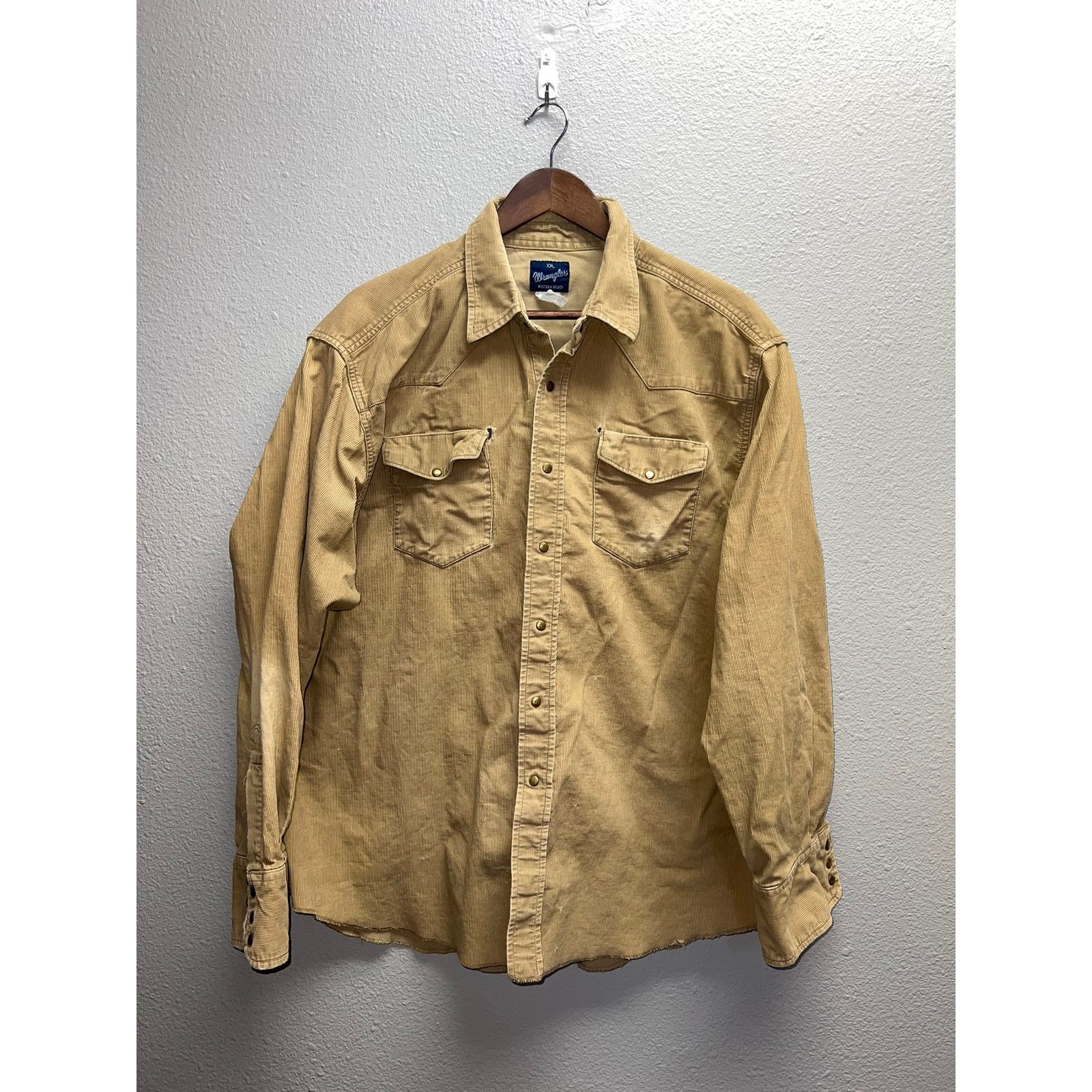 Wrangler Vintage Wrangler Corduroy Shirt Button Up Distressed HOLES X Size US XL / EU 56 / 4 - 1 Thumbnail
