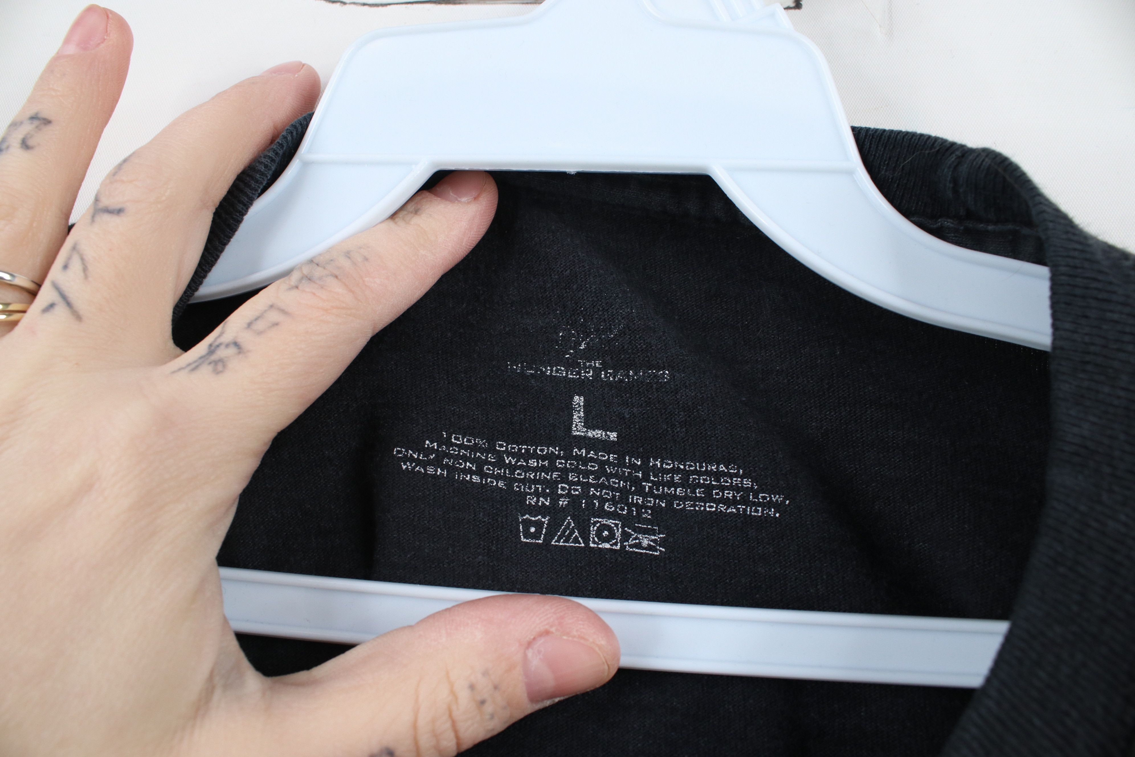 Vintage Vintage Y2K The Hunger Games Short Sleeve T-Shirt Black Size US L / EU 52-54 / 3 - 7 Thumbnail