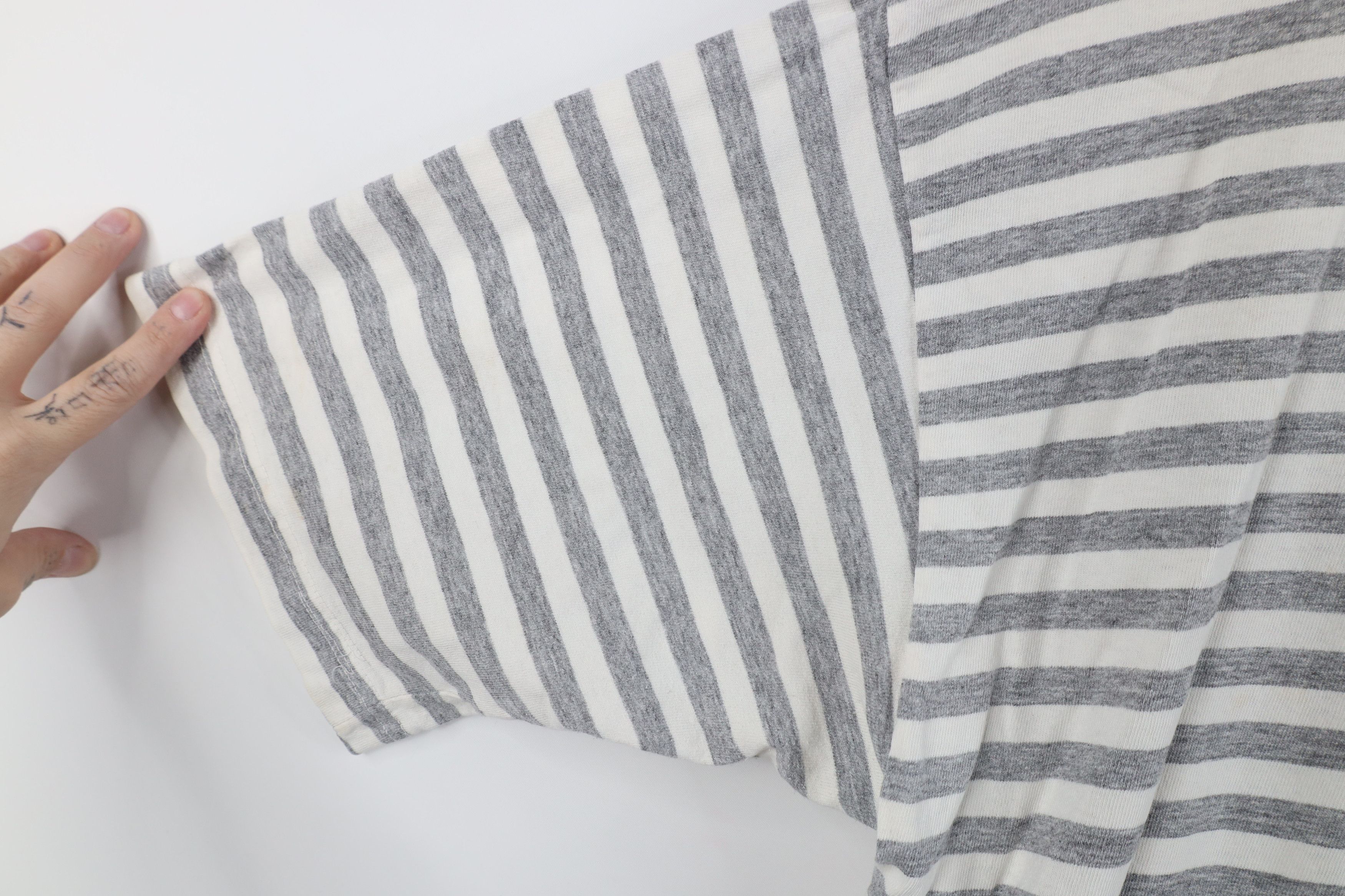 Vintage Vintage 90s Streetwear Fit Geometric Striped T-Shirt USA Size US M / EU 48-50 / 2 - 8 Thumbnail