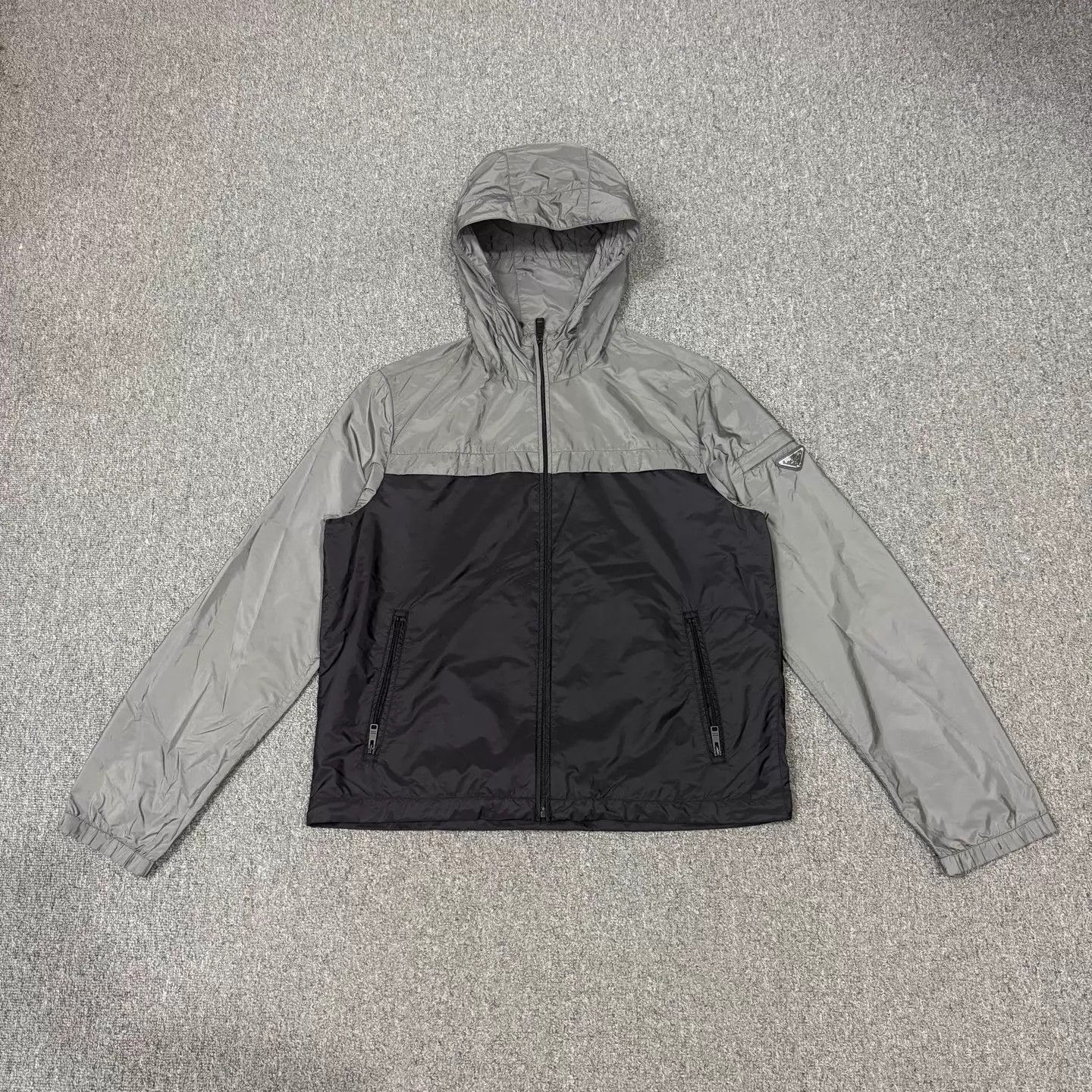 Prada Prada black gray triangle logo nylon jacket 52 Size US L / EU 52-54 / 3 - 1 Thumbnail