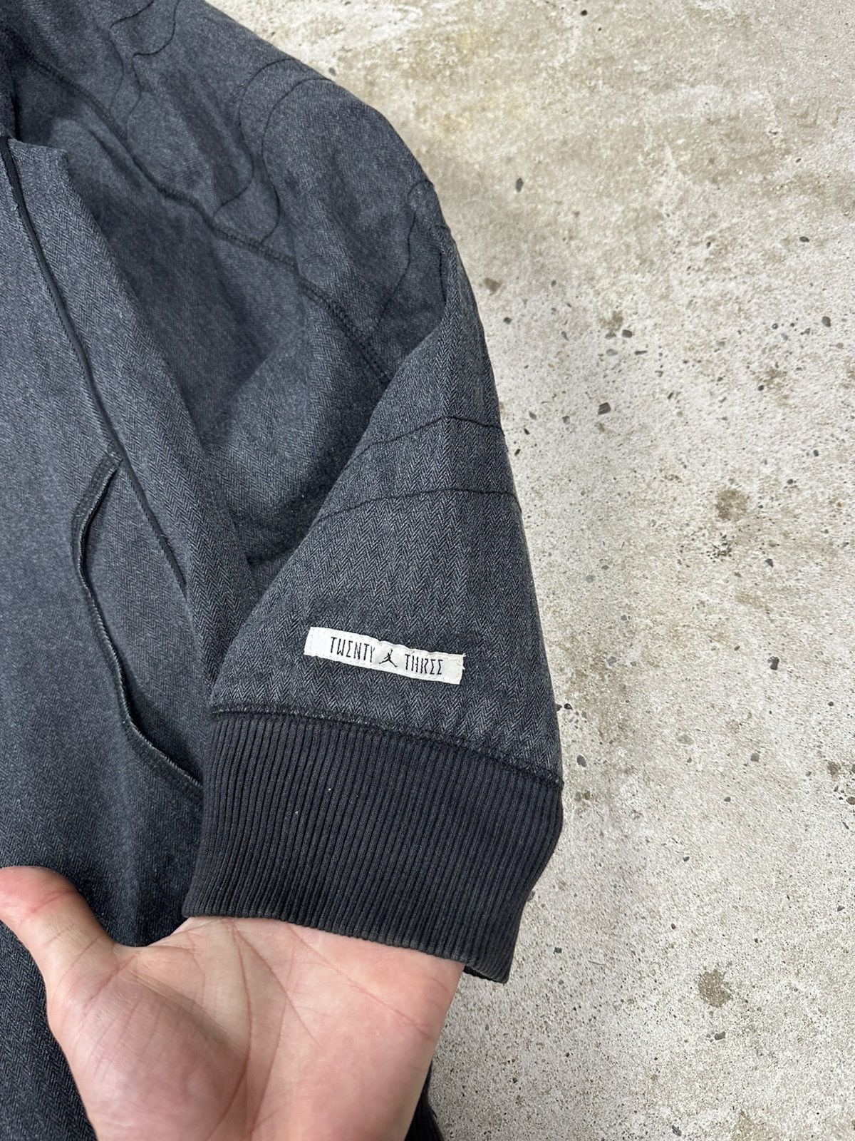 Jordan Brand × Nike × Vintage Vintage Y2K Air Jordan 23 Grey Bomber Jacket Size US XL / EU 56 / 4 - 4 Thumbnail