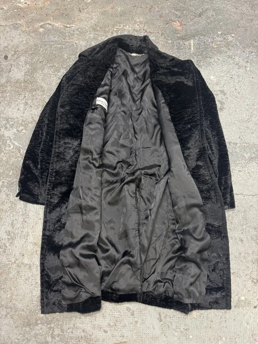 Dolce & Gabbana × Vintage AW1998 Dolce & Gabbana Fur Effect Relief Black Long Jacket Size US M / EU 48-50 / 2 - 7 Thumbnail