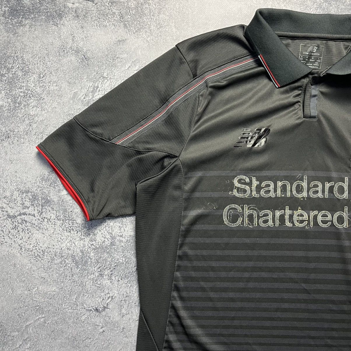 New Balance Vintage New Balance Liverpool 2015/2016 Away Soccer Jersey Size US M / EU 48-50 / 2 - 5 Thumbnail