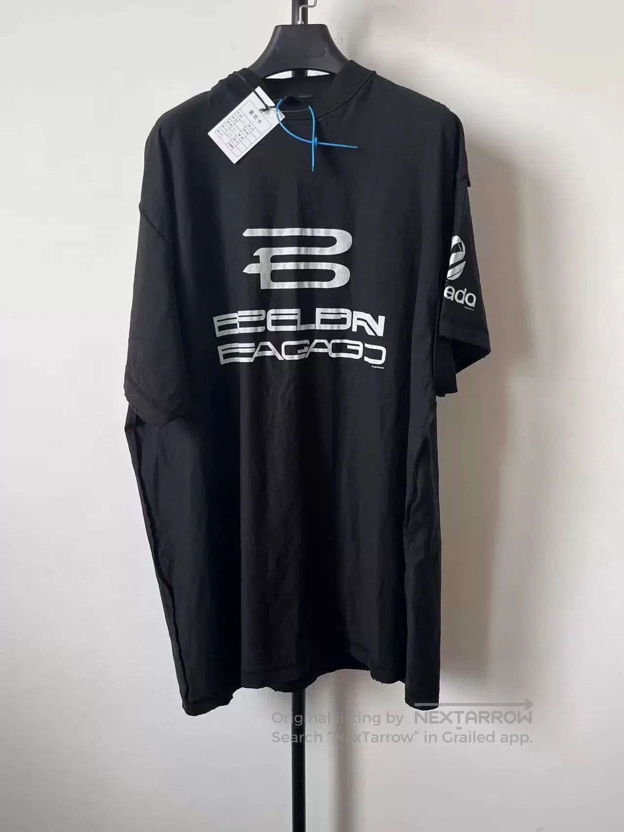 Balenciaga Balenciaga Logo Print Crewneck Short-Sleeve T-Shirt. Size US M / EU 48-50 / 2 - 1 Thumbnail