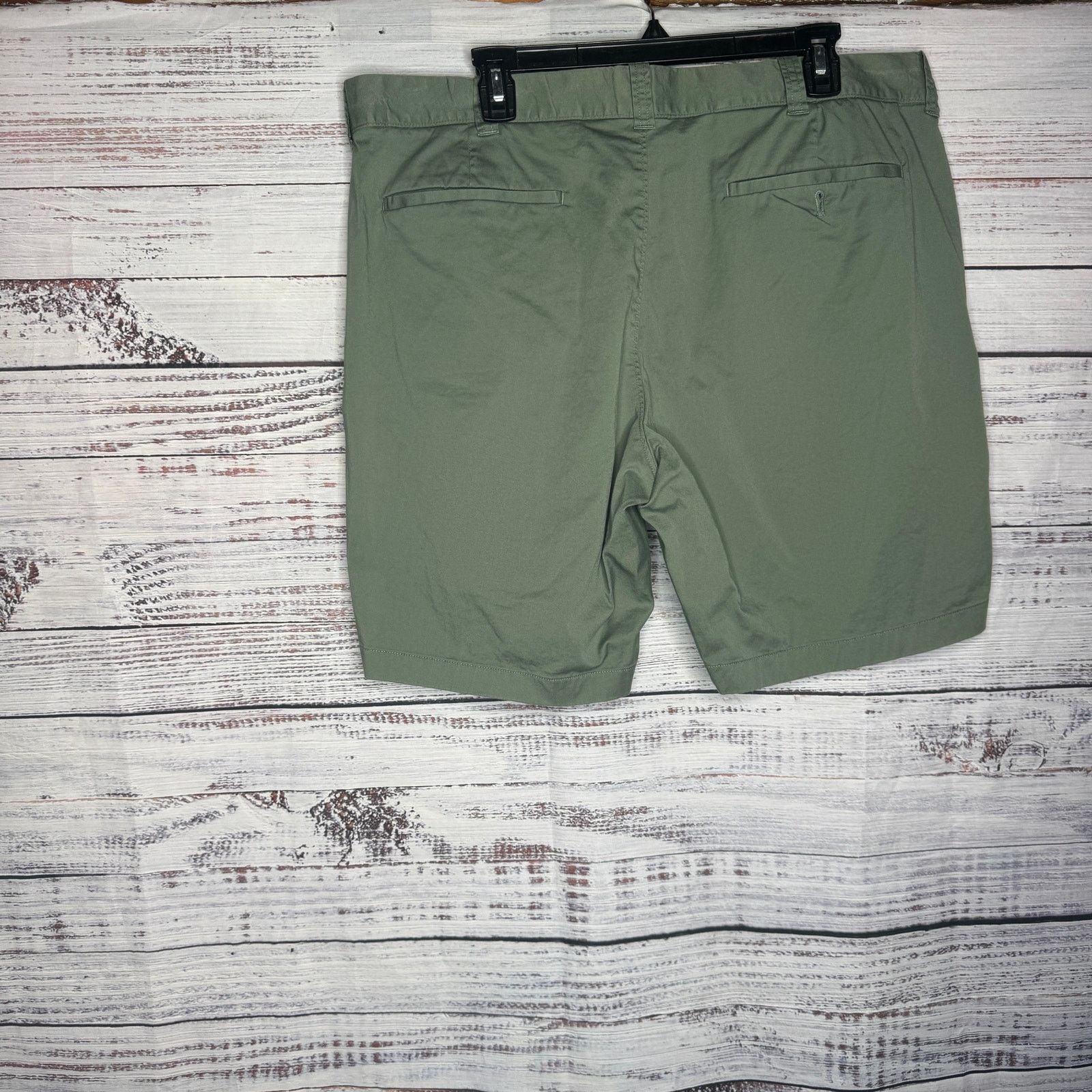 J.Crew J. Crew Olive Green 9 Inch Chino Shorts 38 Size US 38 / EU 54 - 4 Thumbnail