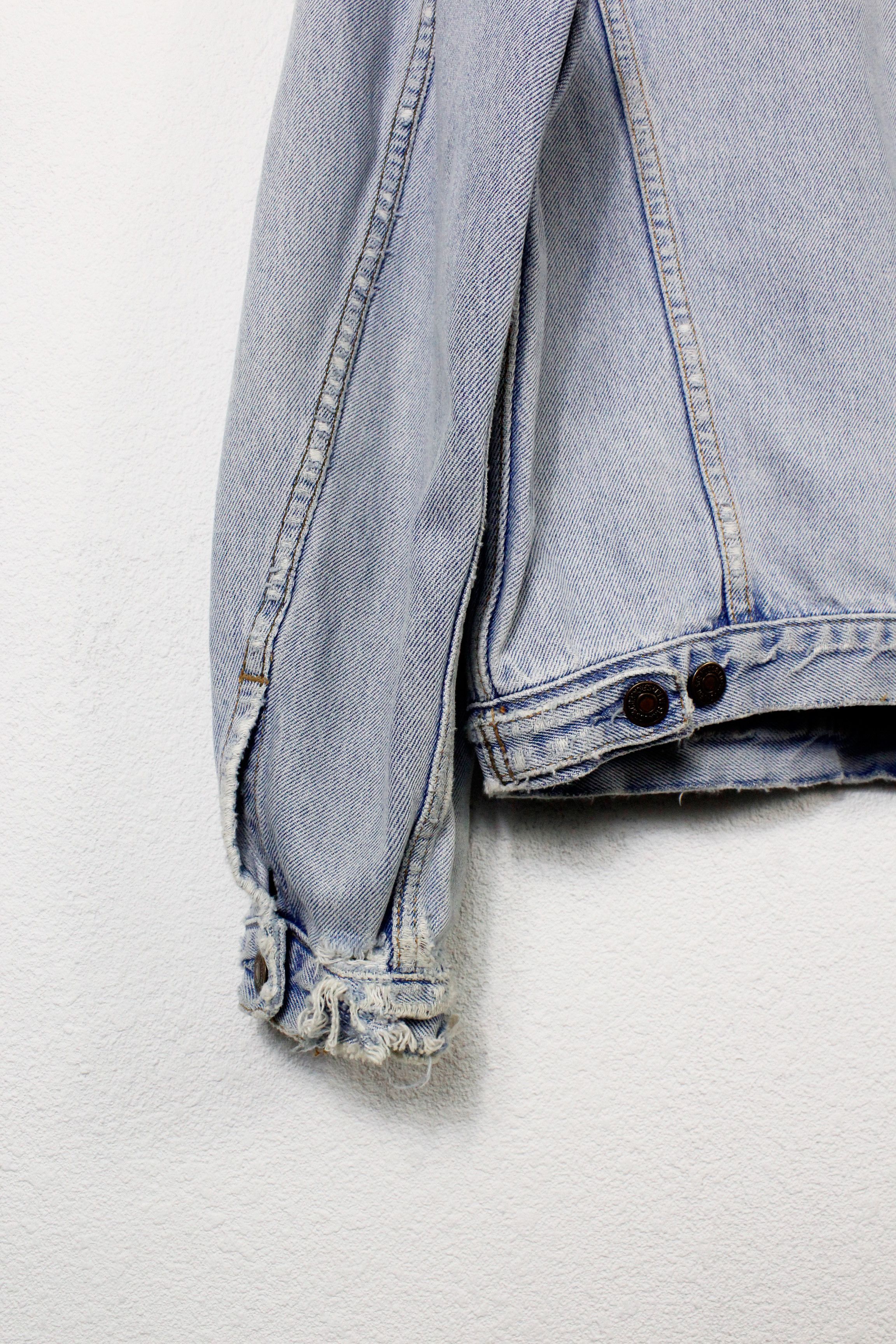 Levi's Vintage Levis Blue Denim Distressed Track Jeans Jacket 90s Size US L / EU 52-54 / 3 - 9 Thumbnail