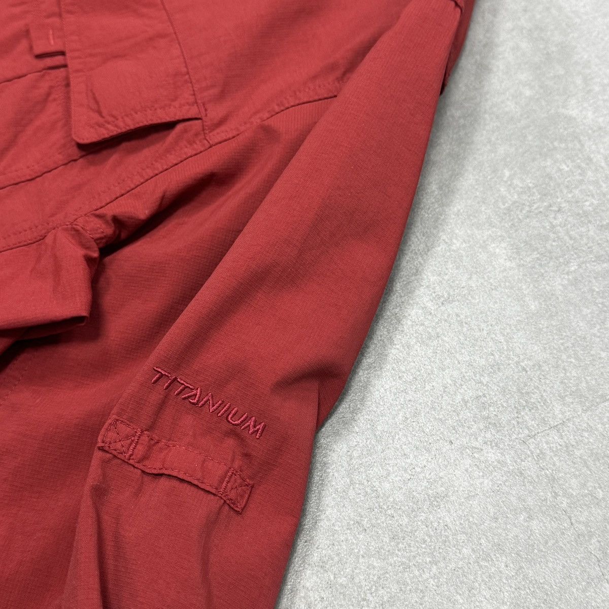 Columbia Columbia Titanium Omni Dry Men Button Nylon Overshirt Size L Size US L / EU 52-54 / 3 - 10 Thumbnail