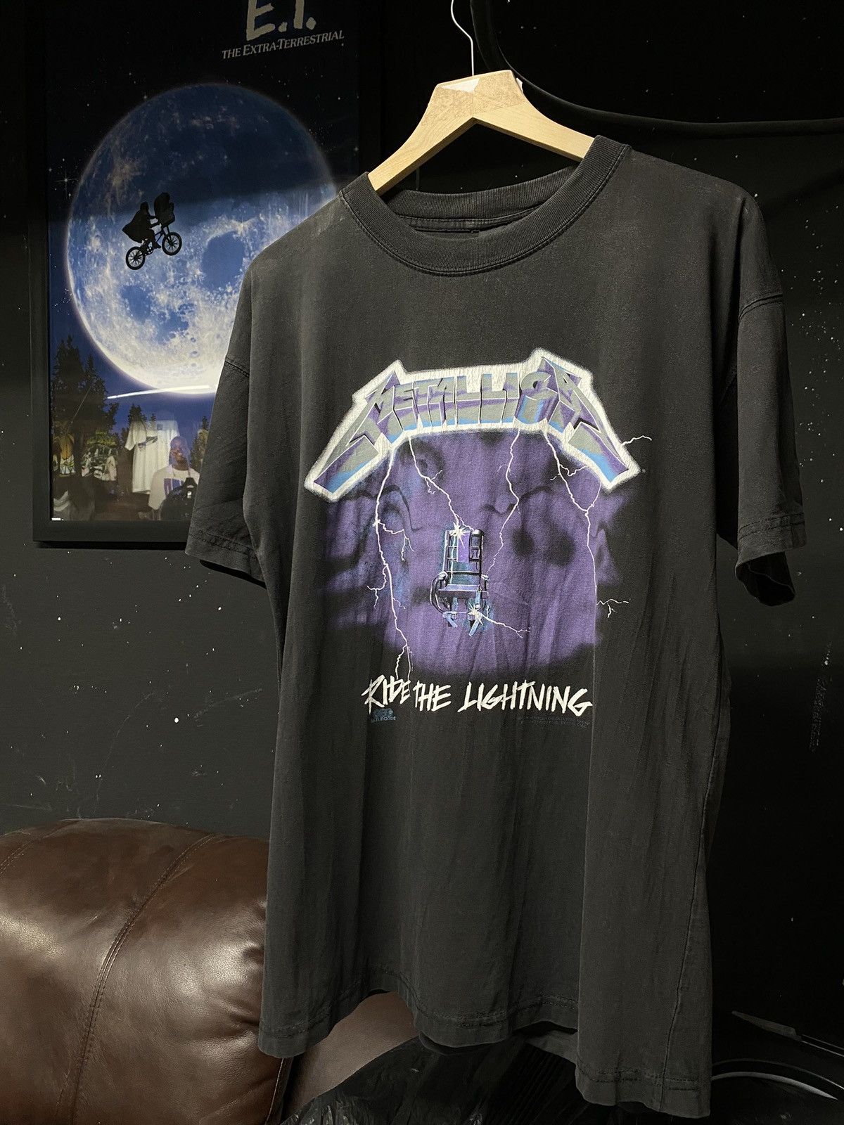 Band Tees Vintage 90’s Metallica Ride the Lightning Band Shirt Large Size US L / EU 52-54 / 3 - 1 Thumbnail