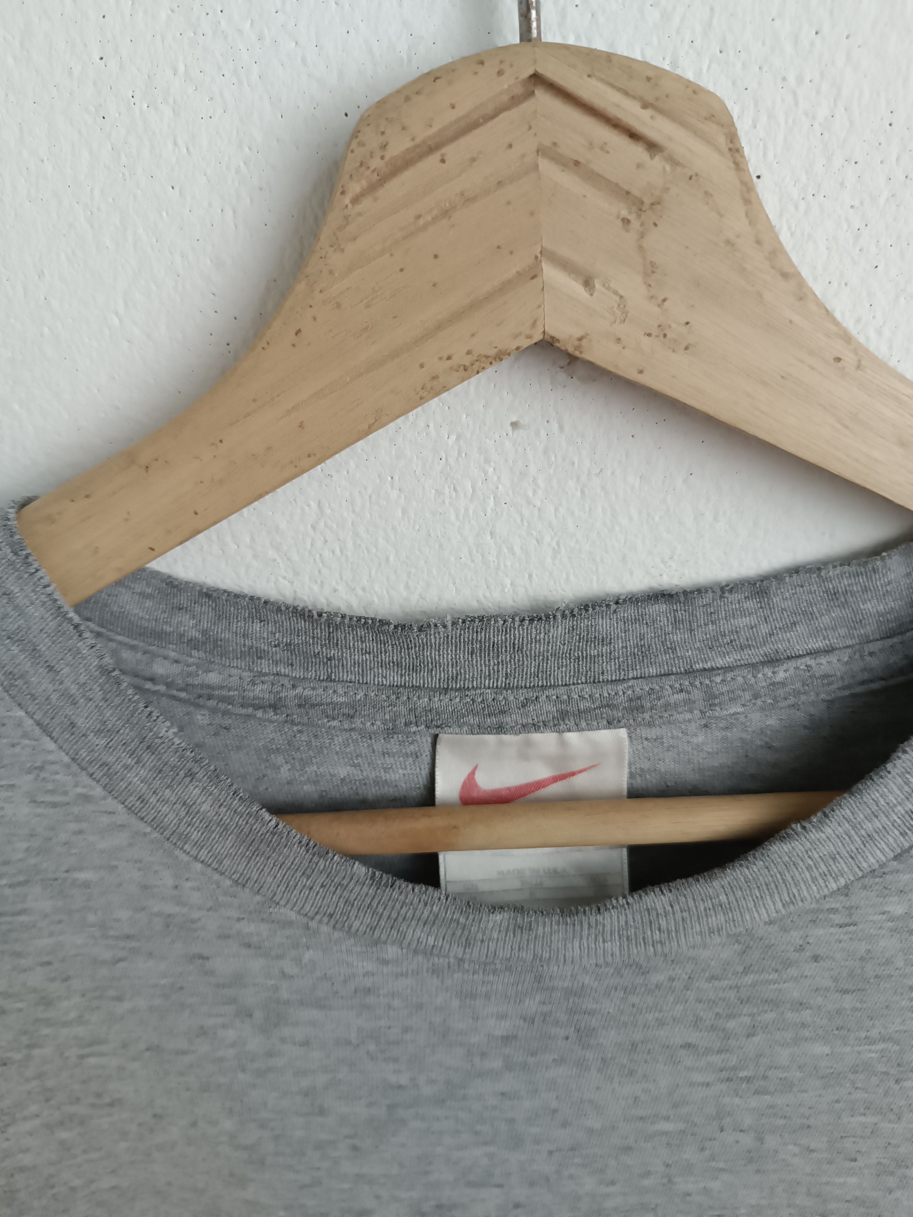 Nike VINTAGE 90'S NIKE MINI SWOSH DISTRESSED TEE VERY RARE Size US L / EU 52-54 / 3 - 9 Thumbnail