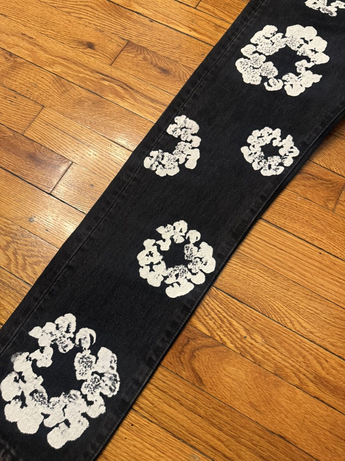 DENIM TEARS Denim Tears Wreath Black Jeans Size 30 Size US 30 / EU 46 - 5 Thumbnail