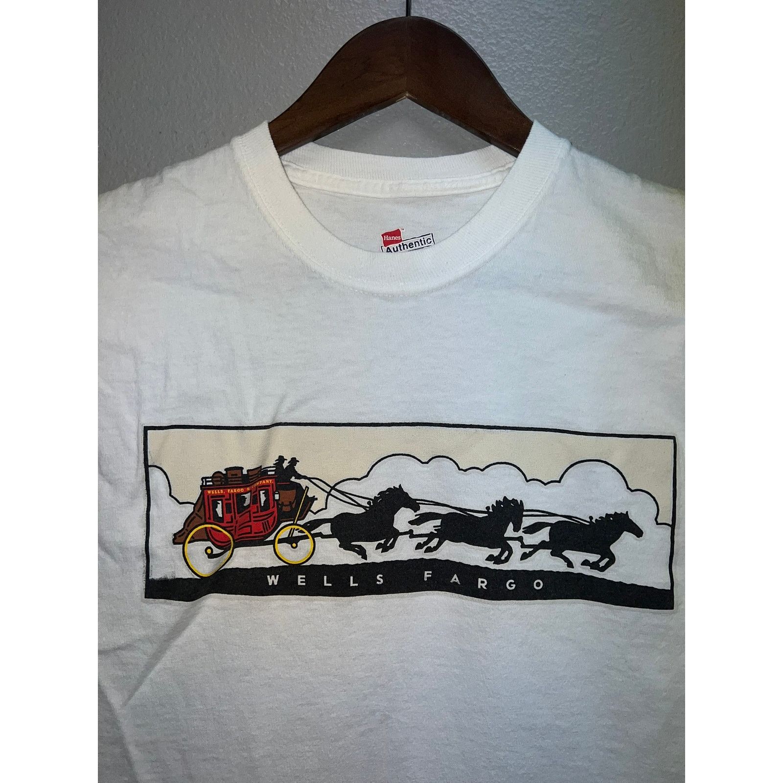 Hanes Wells Fargo Shirt Banking Company Logo White Hanes Tee Small Size US S / EU 44-46 / 1 - 2 Thumbnail