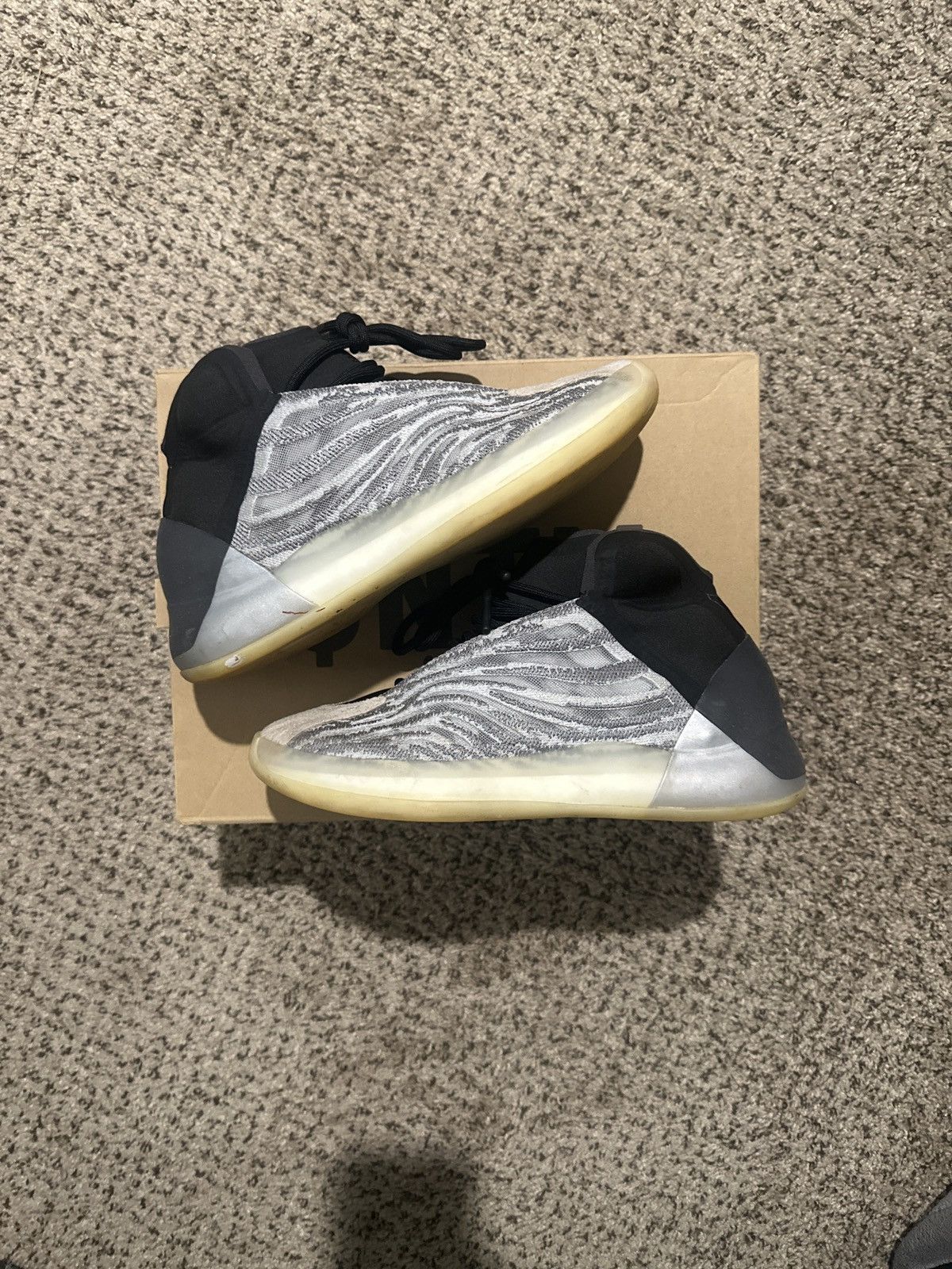 Yeezy YZY QNTM Sz 7.5 Size US 7.5 / EU 40-41 - 1 Thumbnail