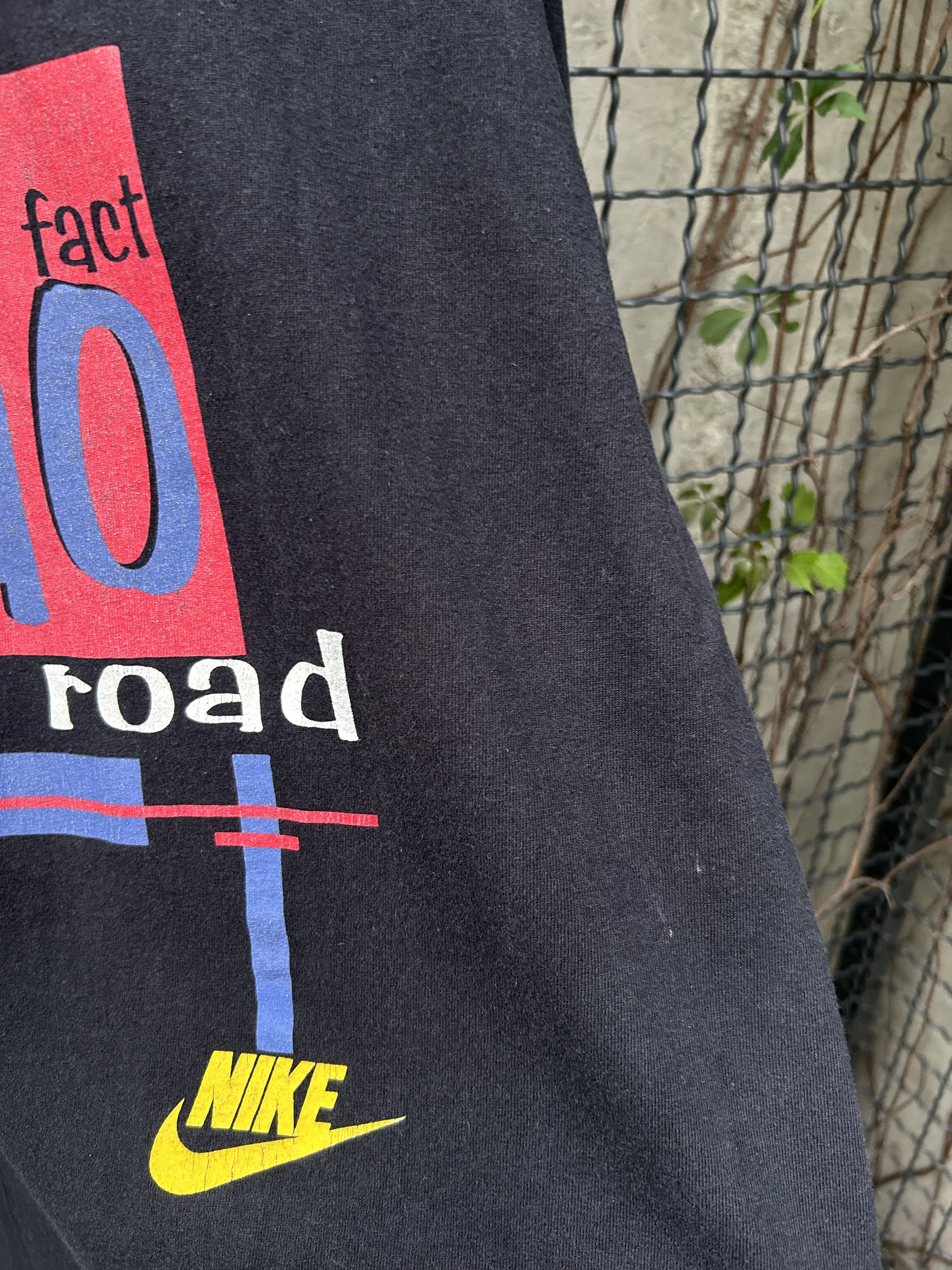 Nike Vintage 90s Nike Streetwear Graphic T-shirt Size US L / EU 52-54 / 3 - 14 Thumbnail