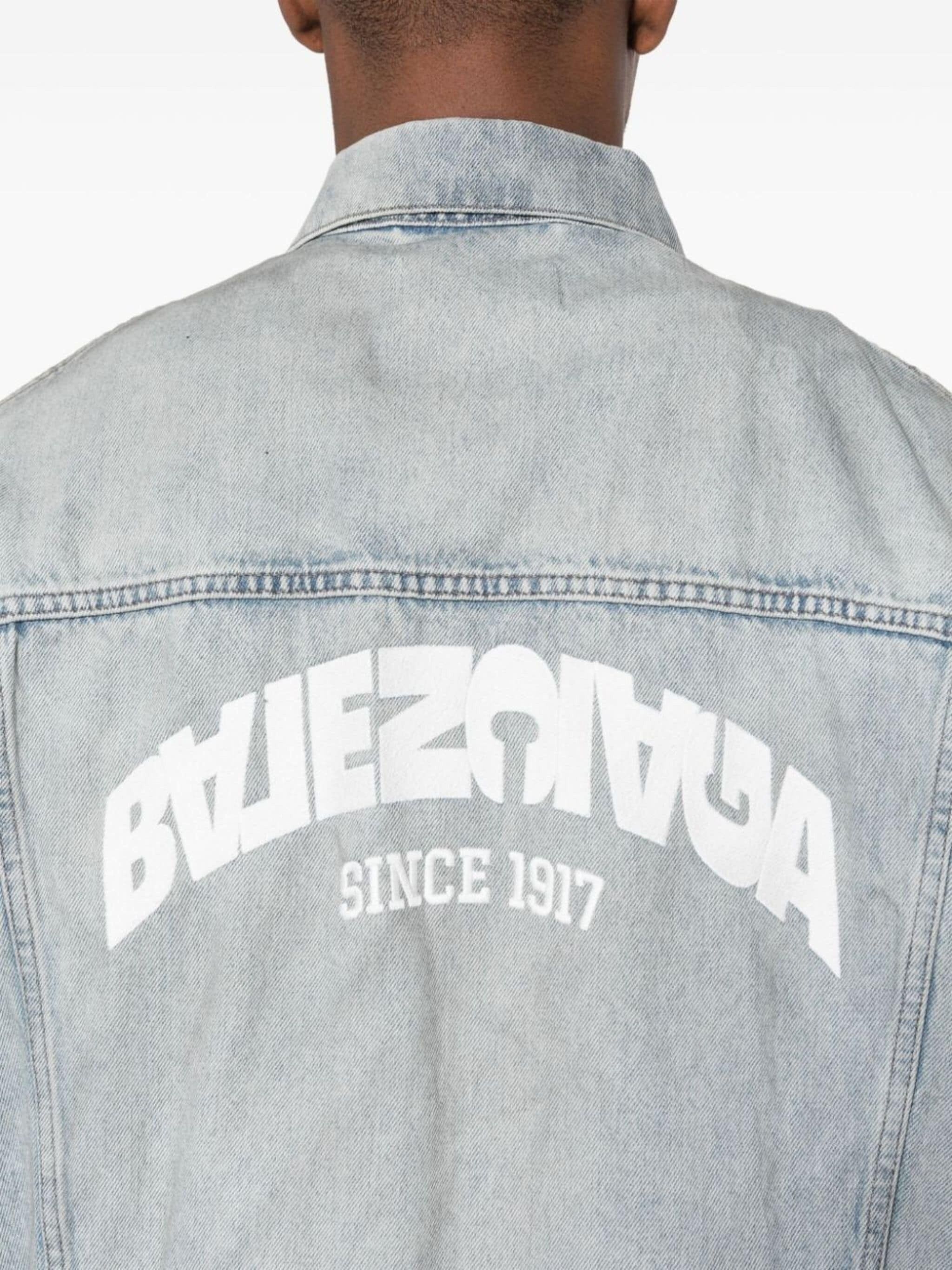 Balenciaga o1bcso1str0425 Dup / Back Flip Large Fit Jacket Light Blue Size US M / EU 48-50 / 2 - 5 Thumbnail