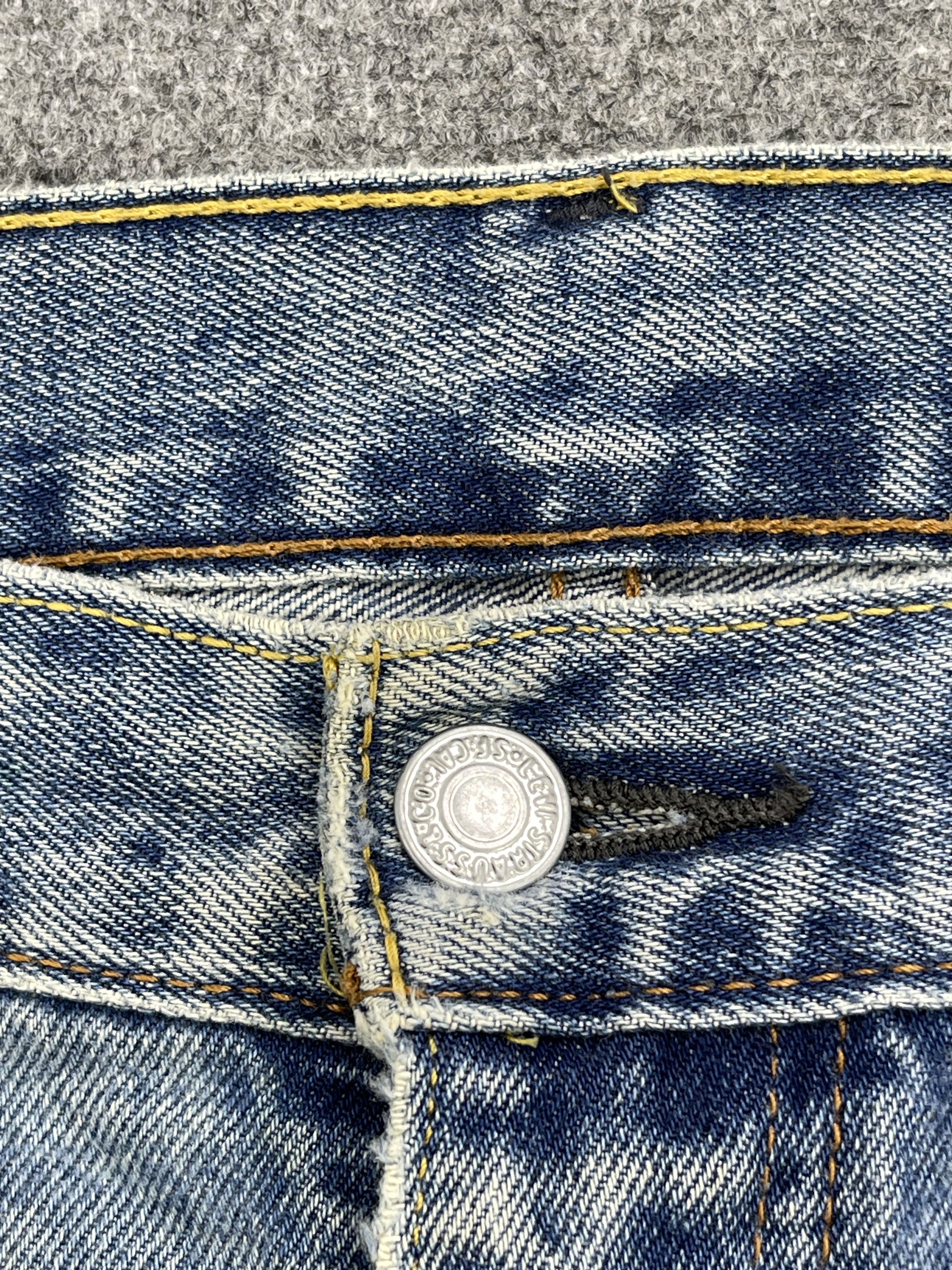 Levi's Vintage Distressed Levis 550 Light Wash Jeans DP2501 Size US 35 - 12 Thumbnail