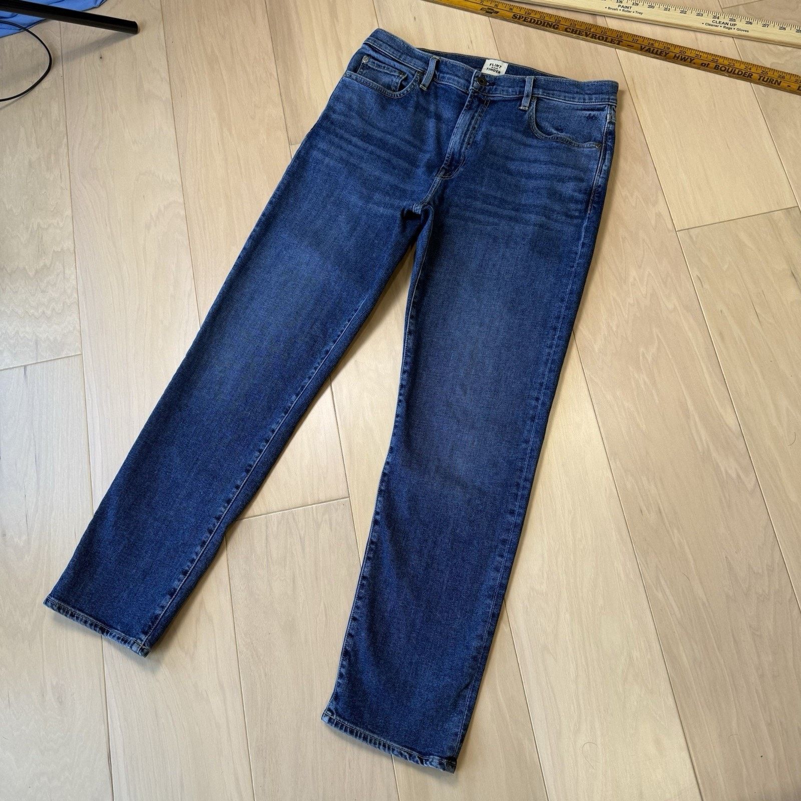Flint And Tinder Flint and Tinder Straight Jeans 32 Medium Wash Made in USA Size US 32 / EU 48 - 10 Thumbnail
