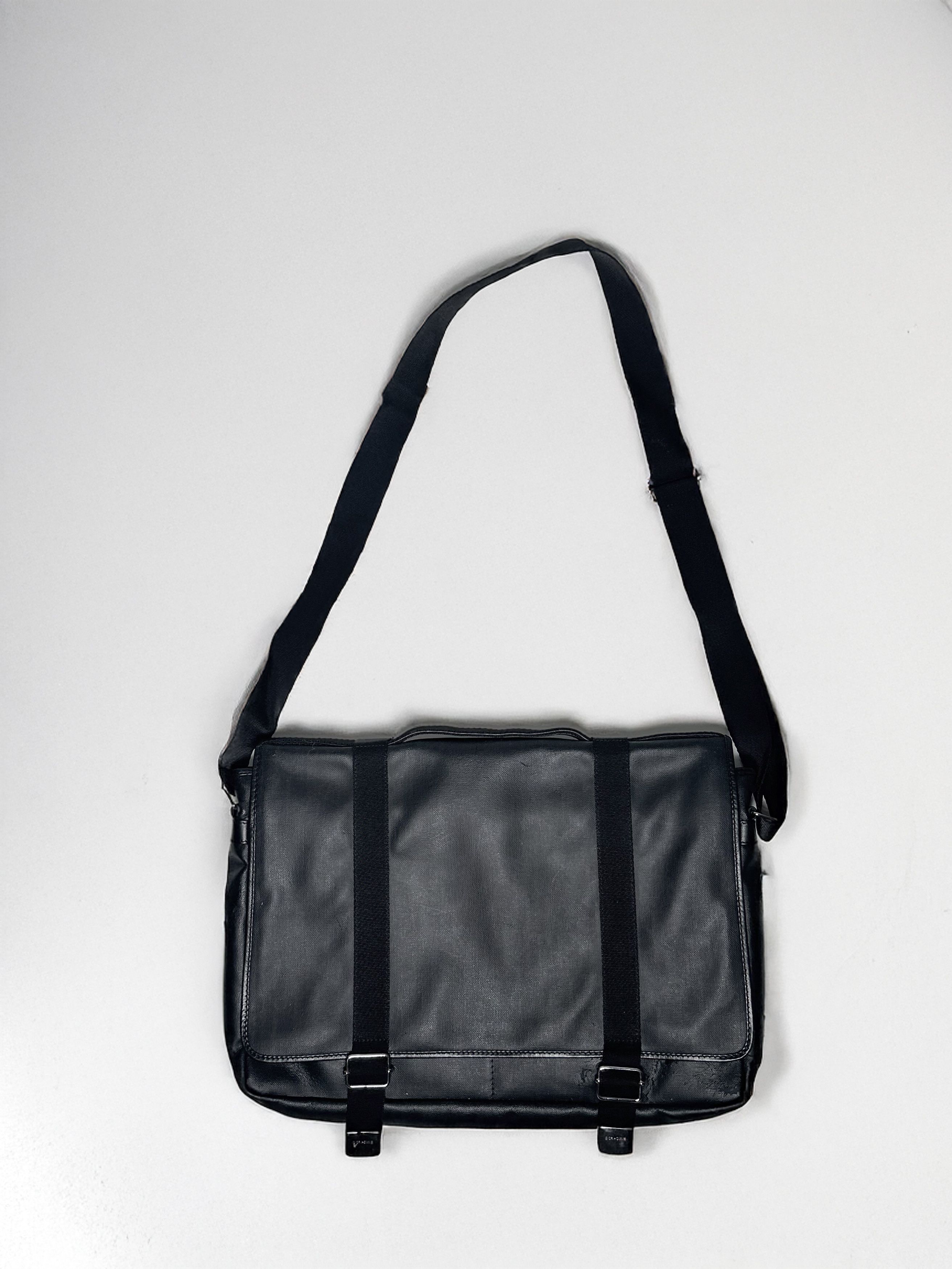 Dior HOMME BEEチェーン iPodケース2004SS エディ - メルカリ