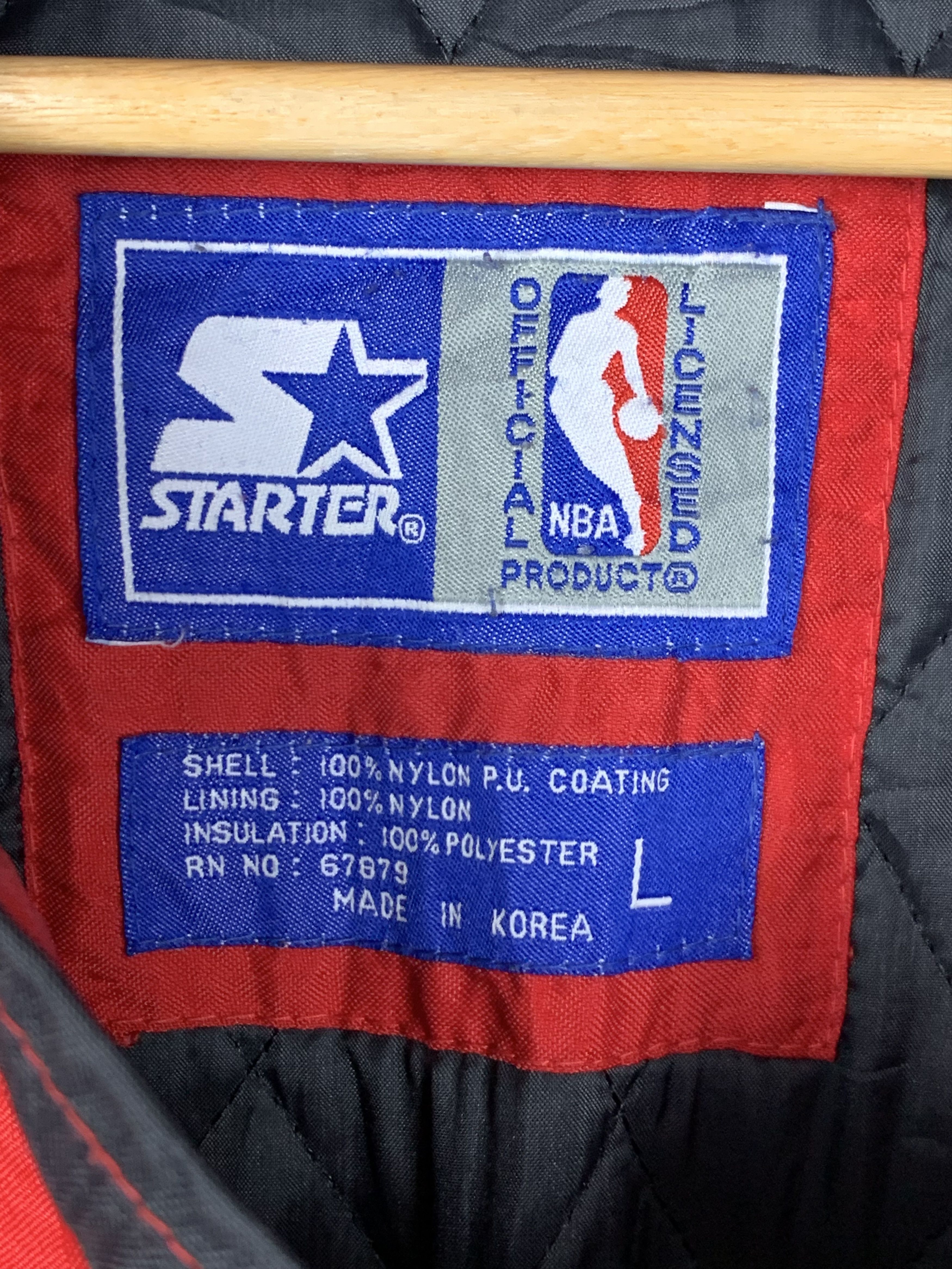 NBA × Starter × Vintage Vintage 90s Chicago Bulls Starter Hoodie Bomber Jacket J1362 Size US L / EU 52-54 / 3 - 5 Thumbnail