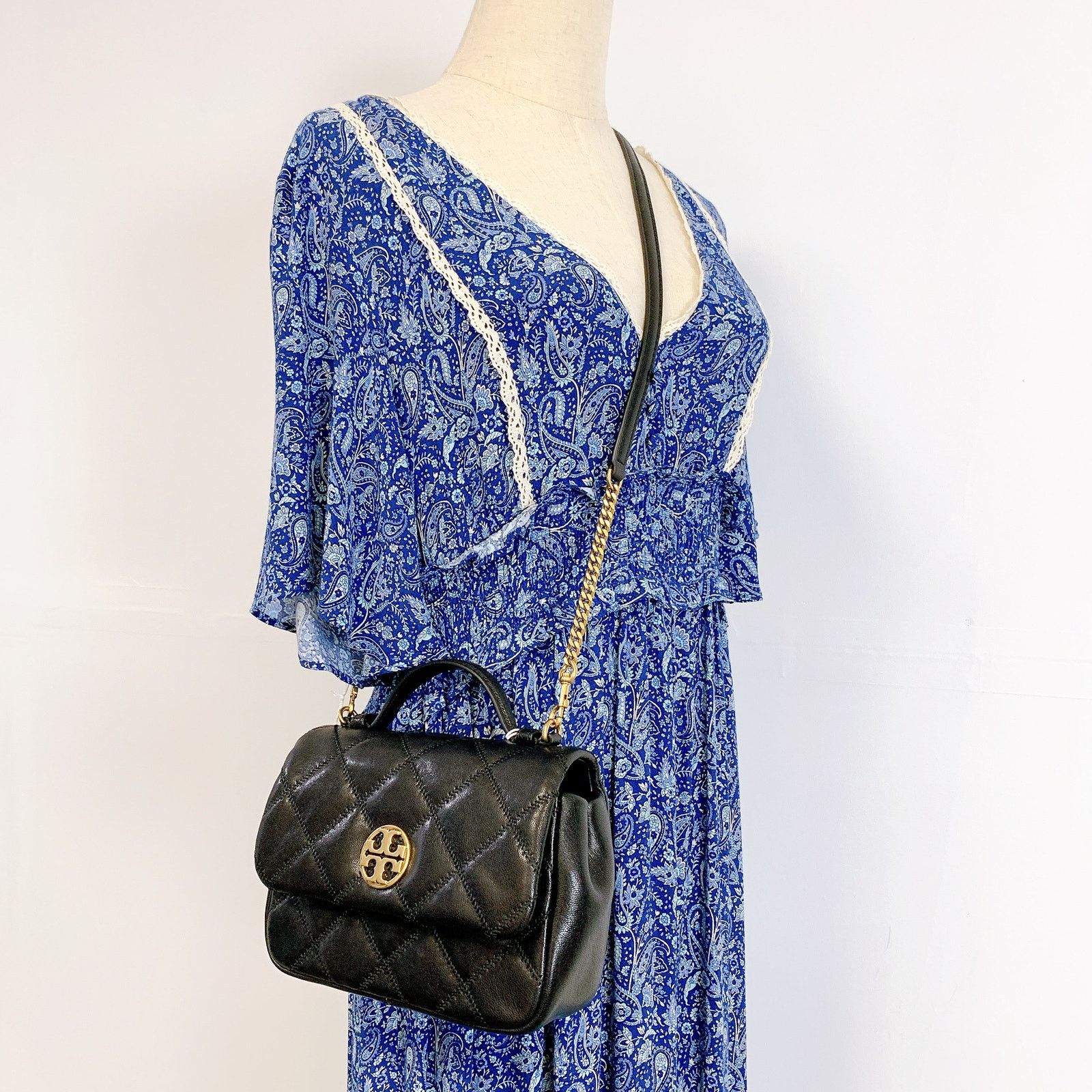 Tory Burch 153399 Willa Mini Top Handle Bag Black