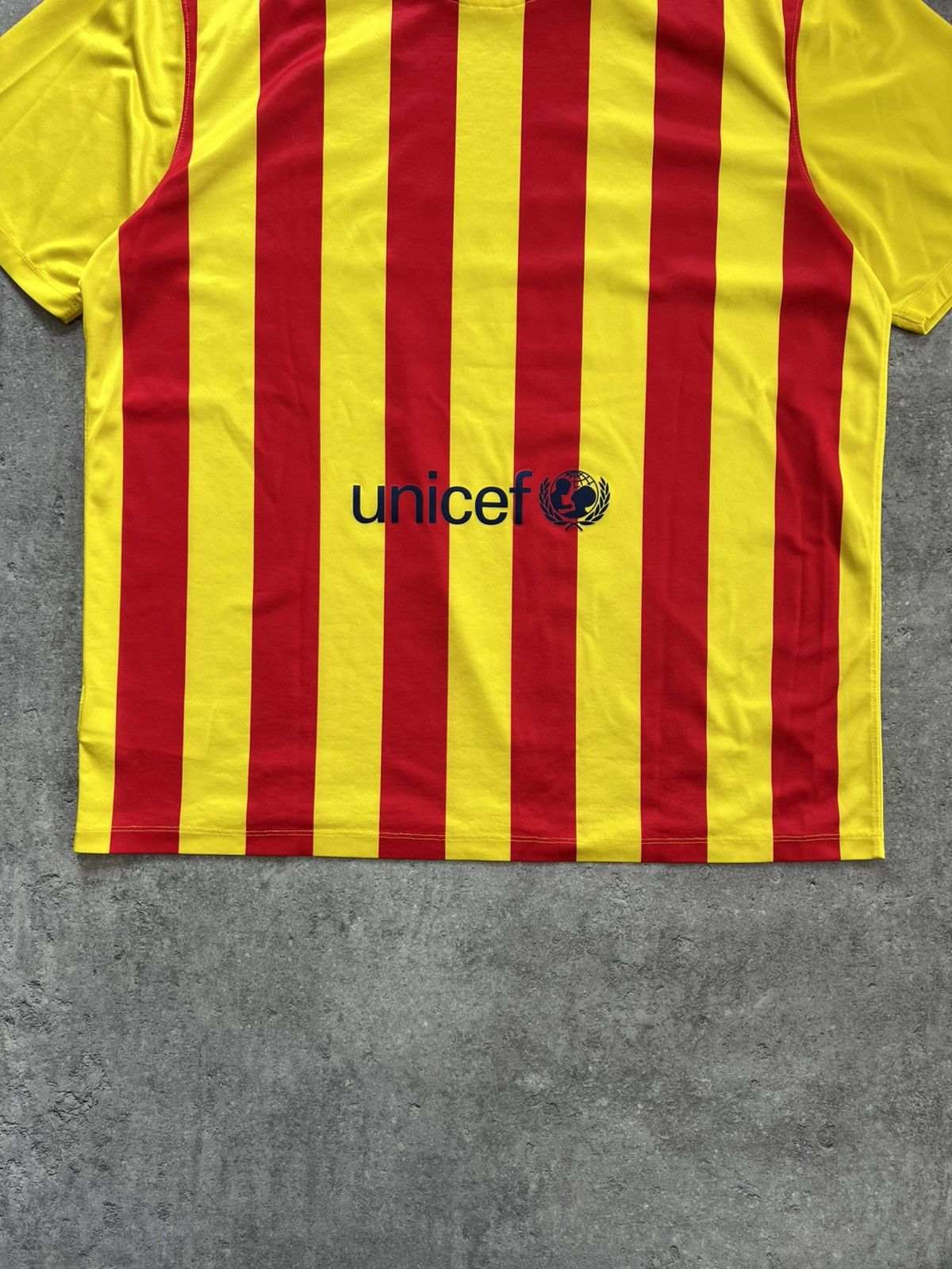 Nike 2013/2014 Nike FC Barcelona Vintage Soccer Jersey T-Shirt Size US XL / EU 56 / 4 - 9 Thumbnail